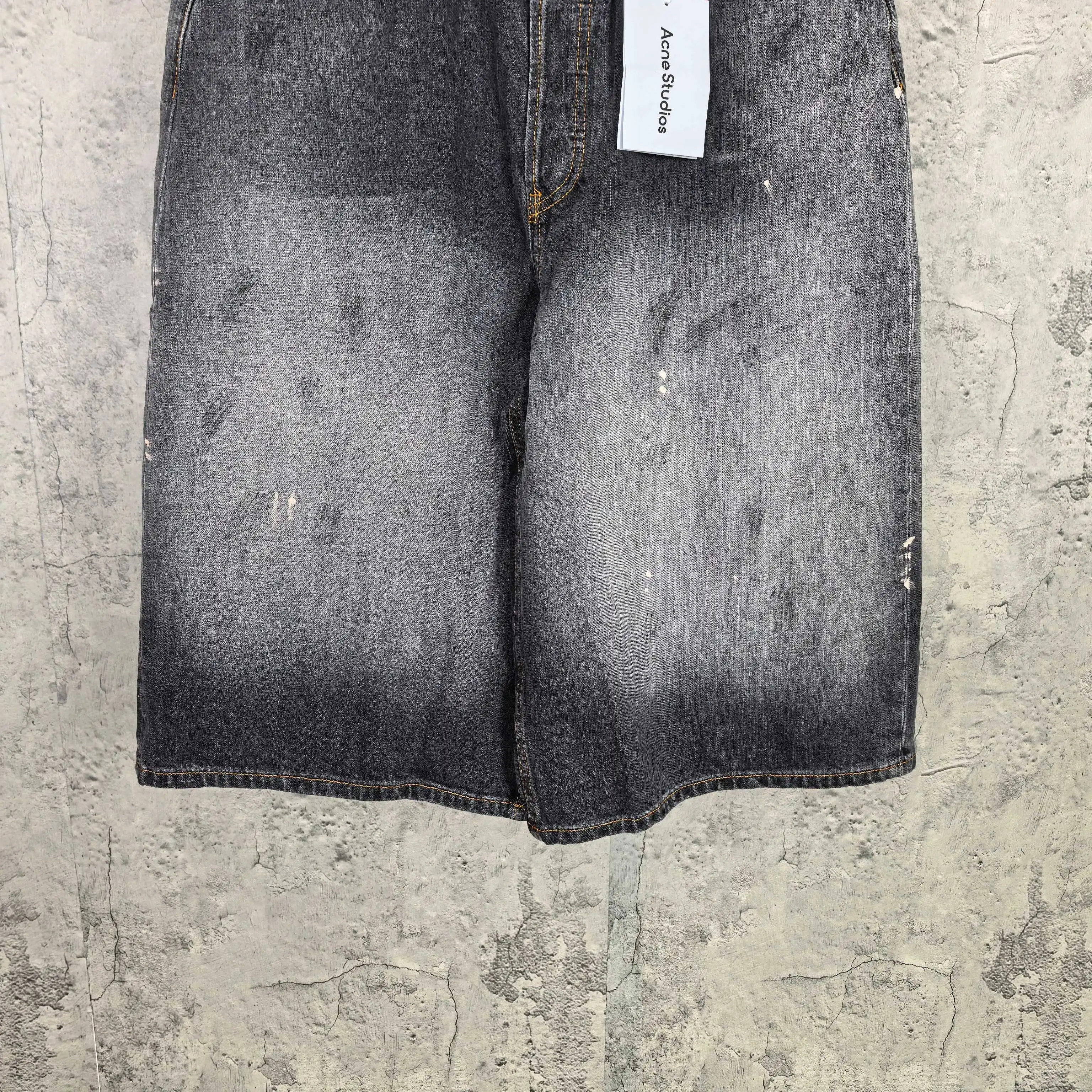 1981 Distressed Paint-Splatter Cropped Jeans D24523240 — view 8