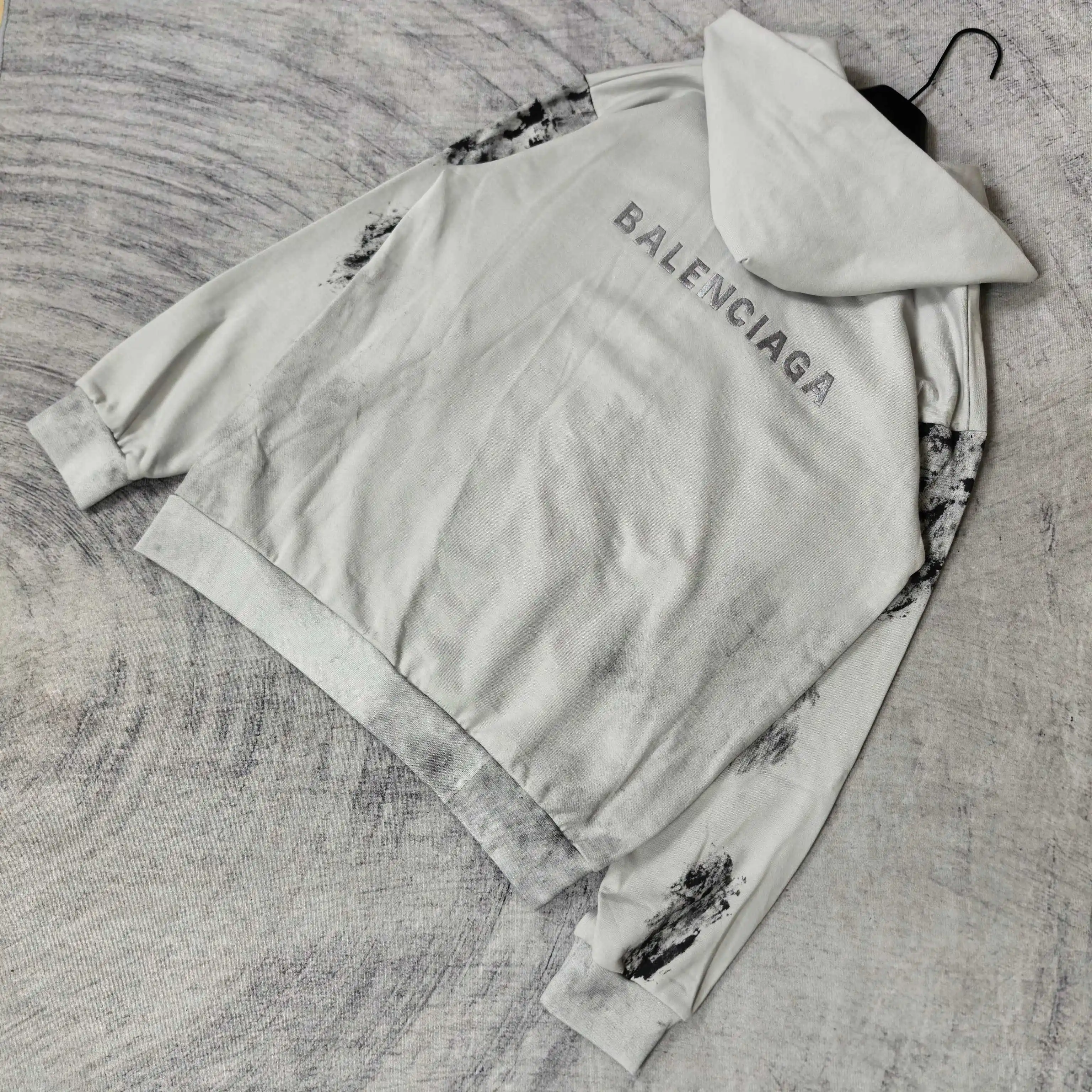 Medium Fit Graffiti Zip-Up Hoodie D24523219 — view 5