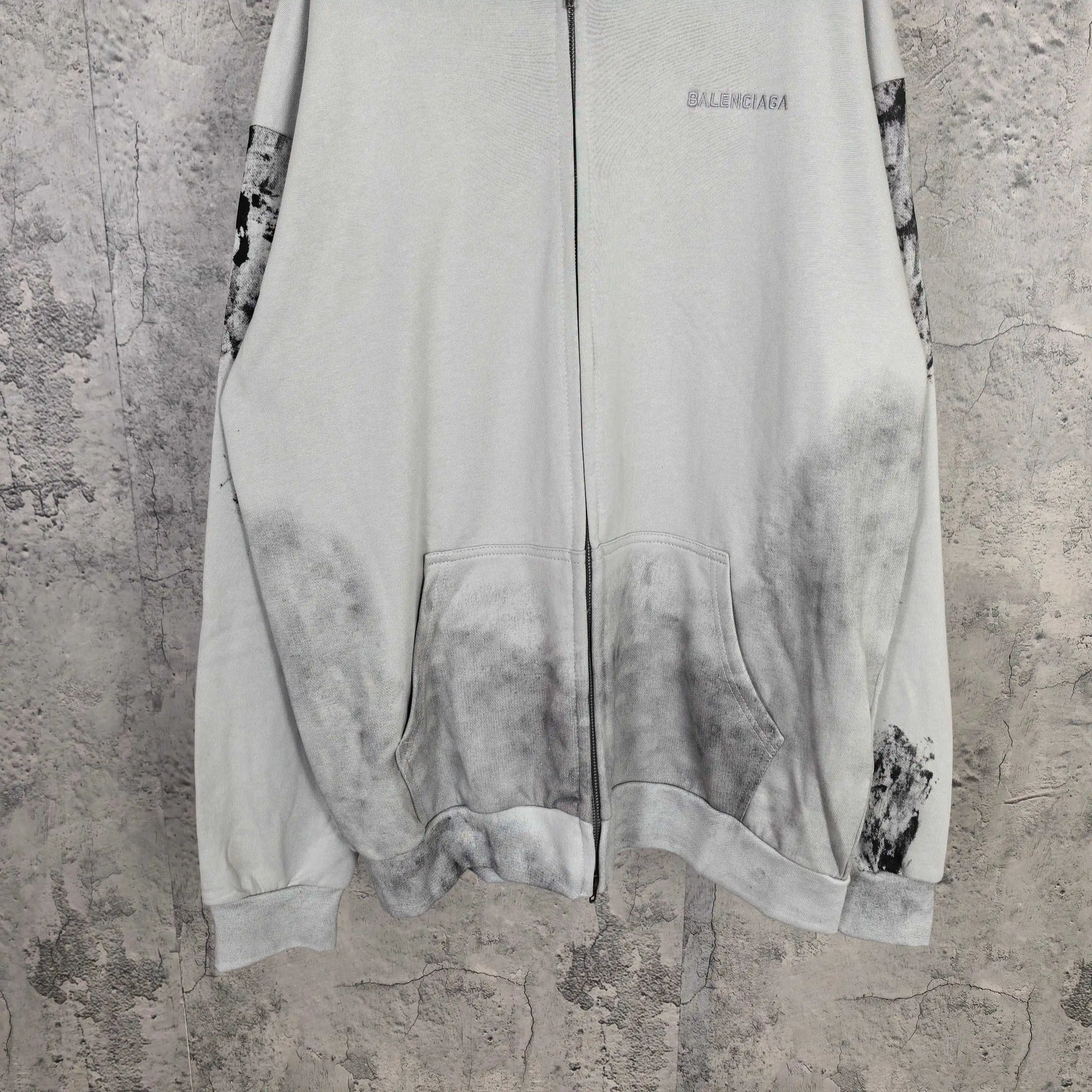 Medium Fit Graffiti Zip-Up Hoodie D24523219 — view 10