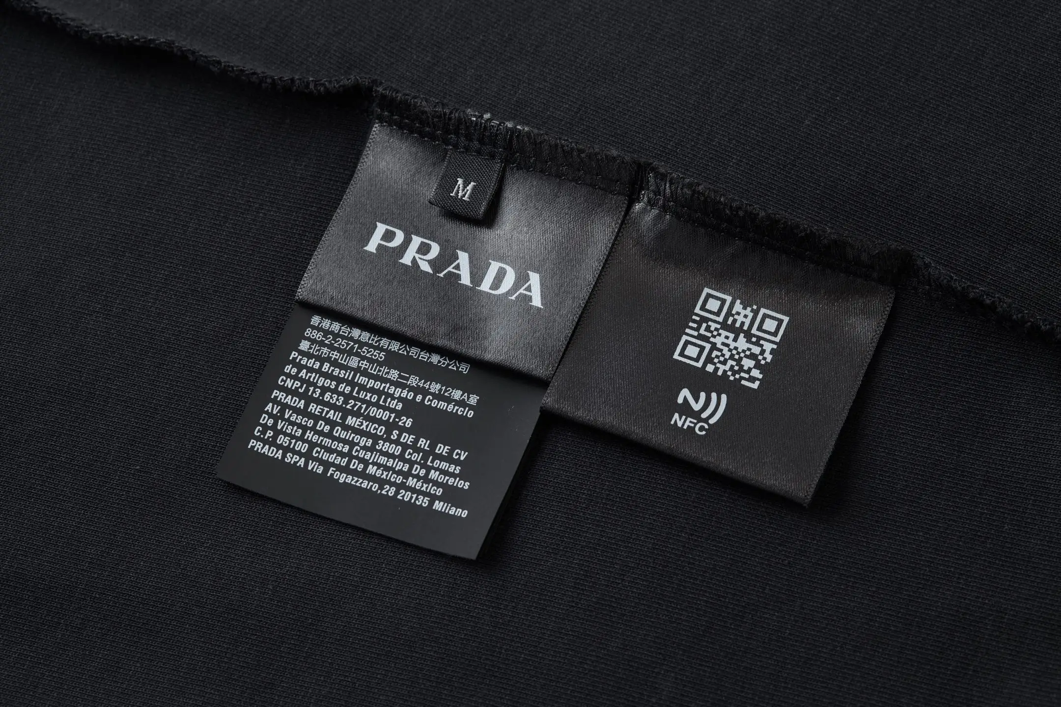Oversized Re-Nylon Detail Crew-Neck Sweatshirt D24521072 — view 9