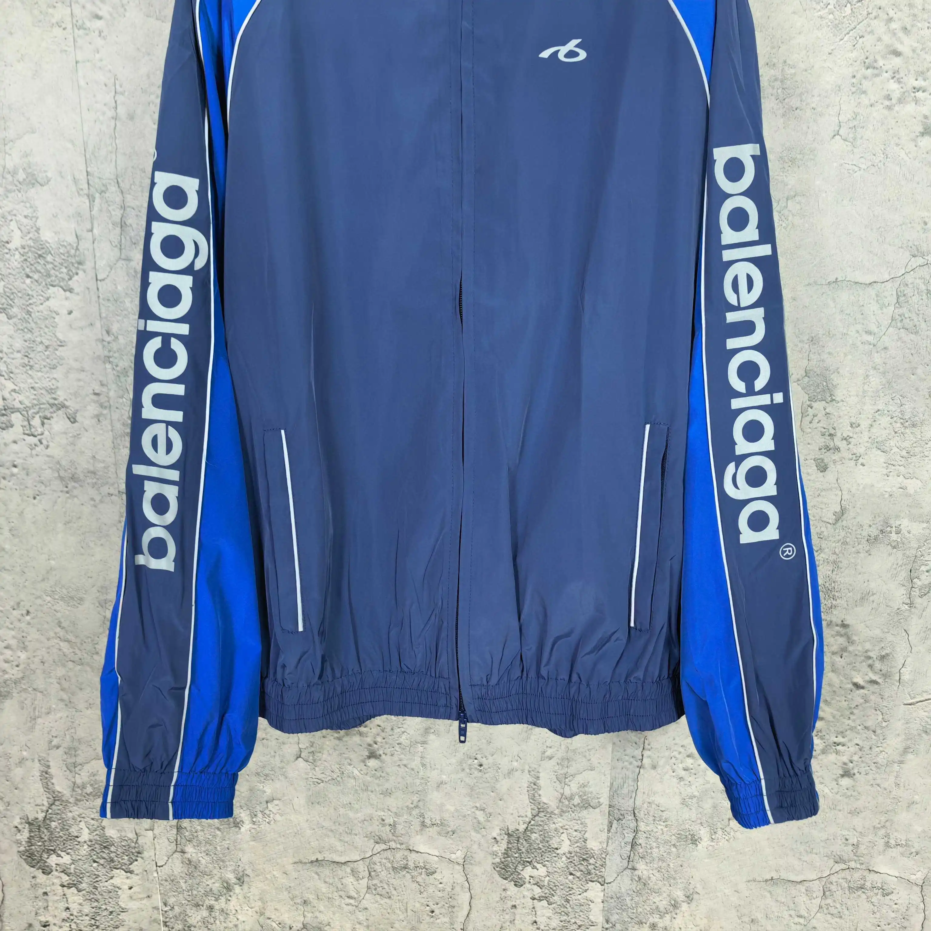 Logo-Print Reflective Track Jacket D25023167 — view 10