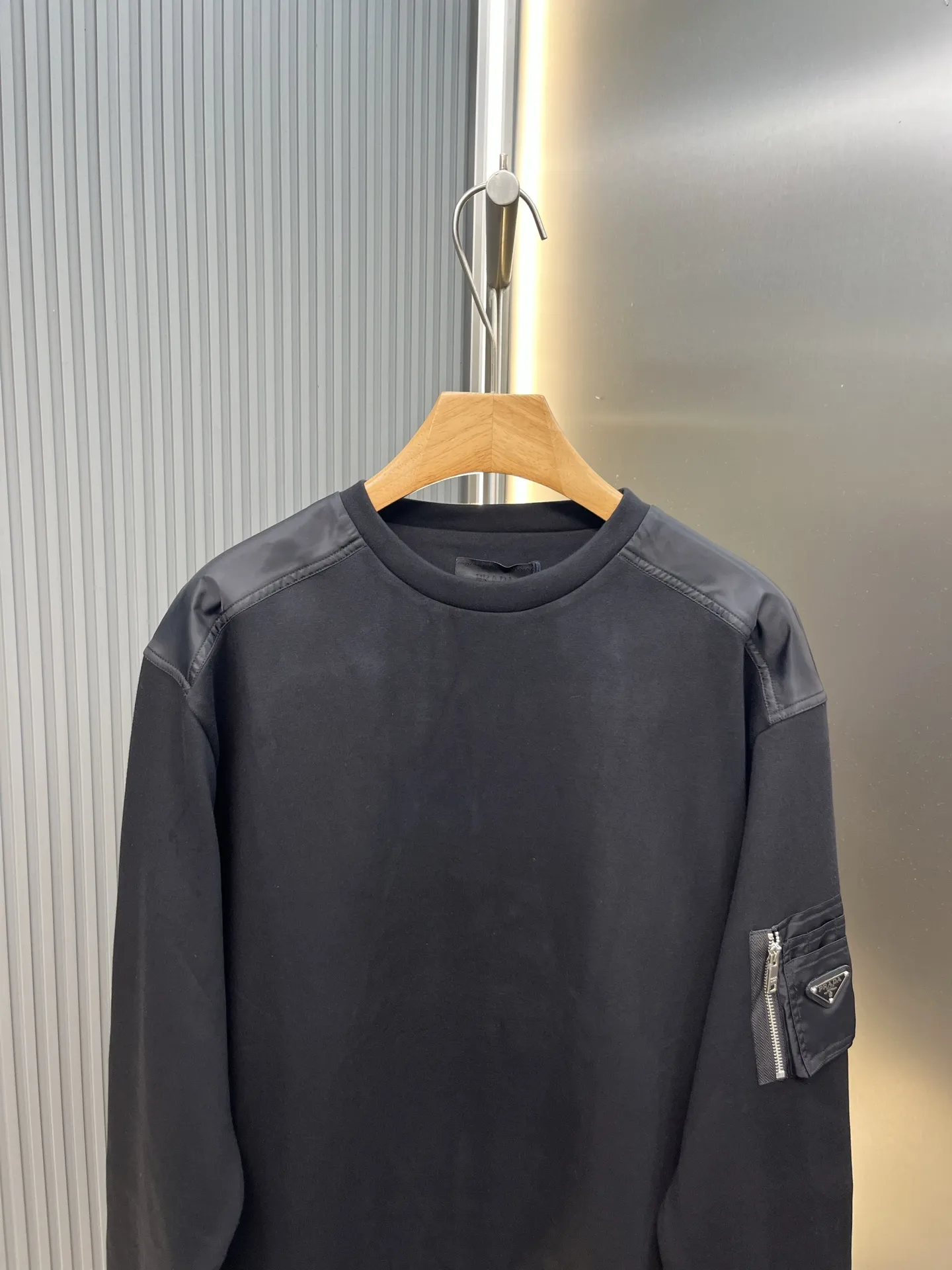 Re-Nylon Trim Fleece Sweatshirt D25019129 — view 2