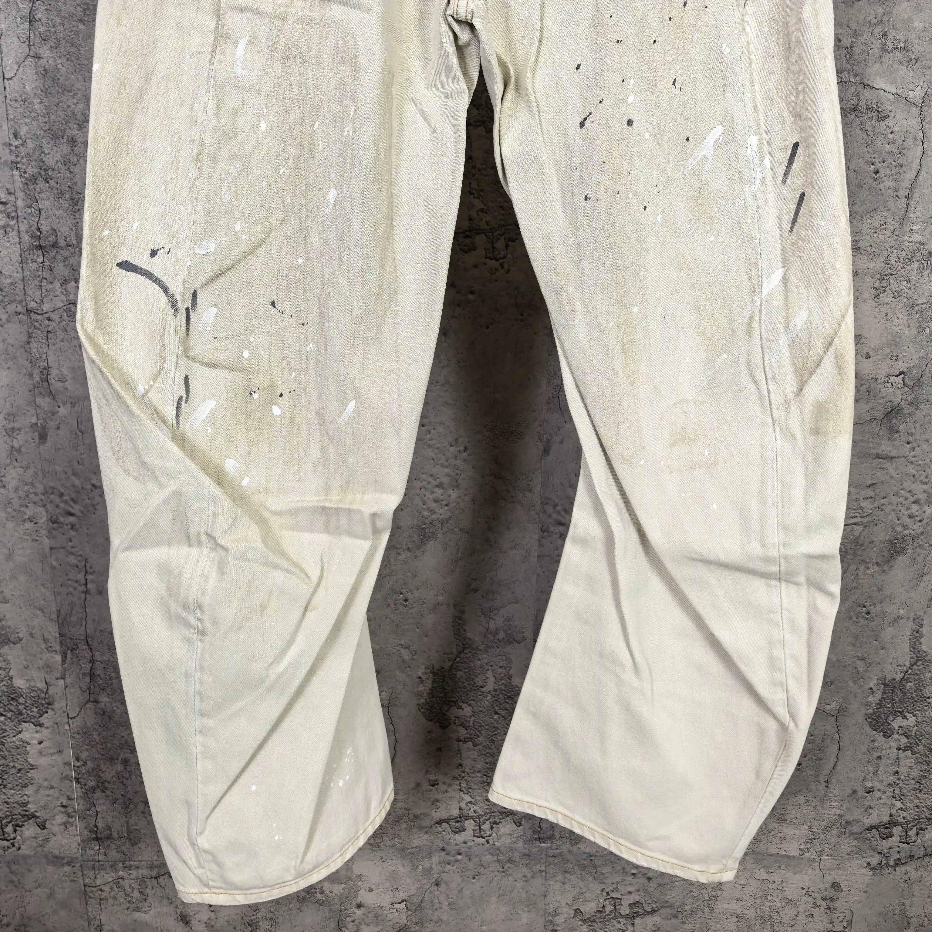 2006F Paint-Splatter Curved-Leg Jeans D25523223 — view 14