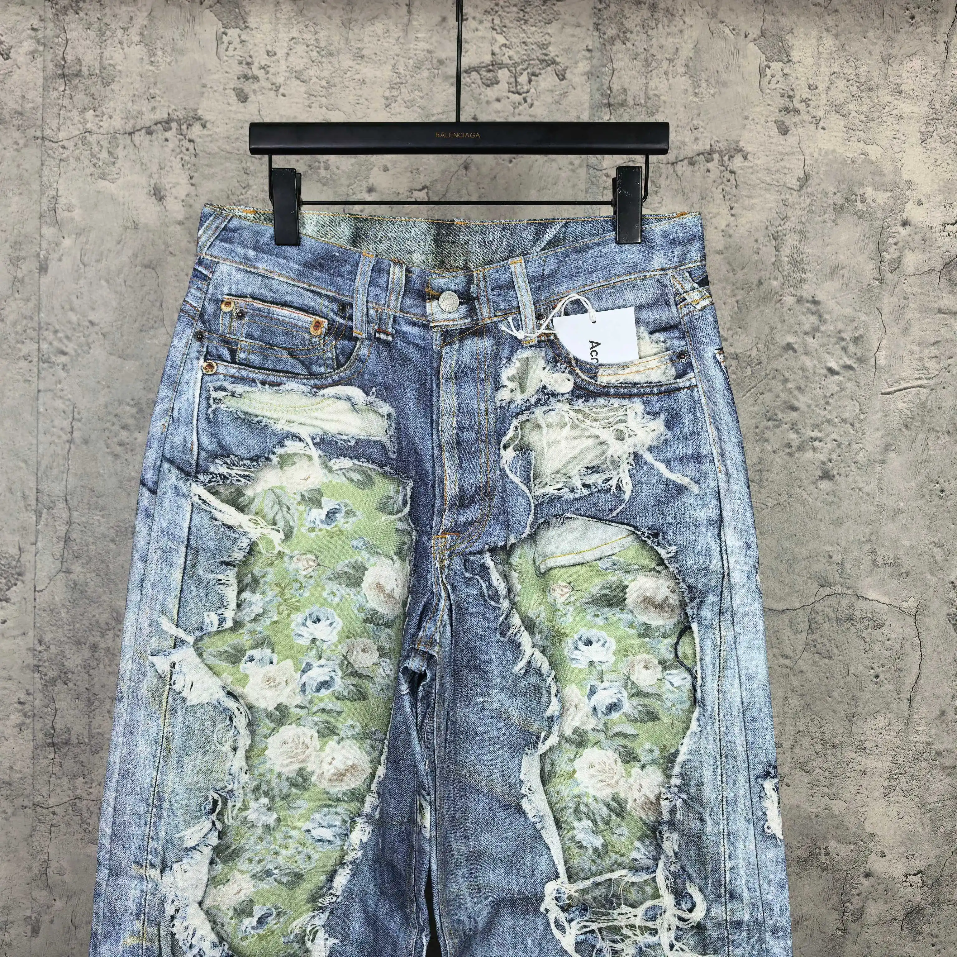 Floral Print Distressed Wide-Leg Jeans D25523263 — view 3