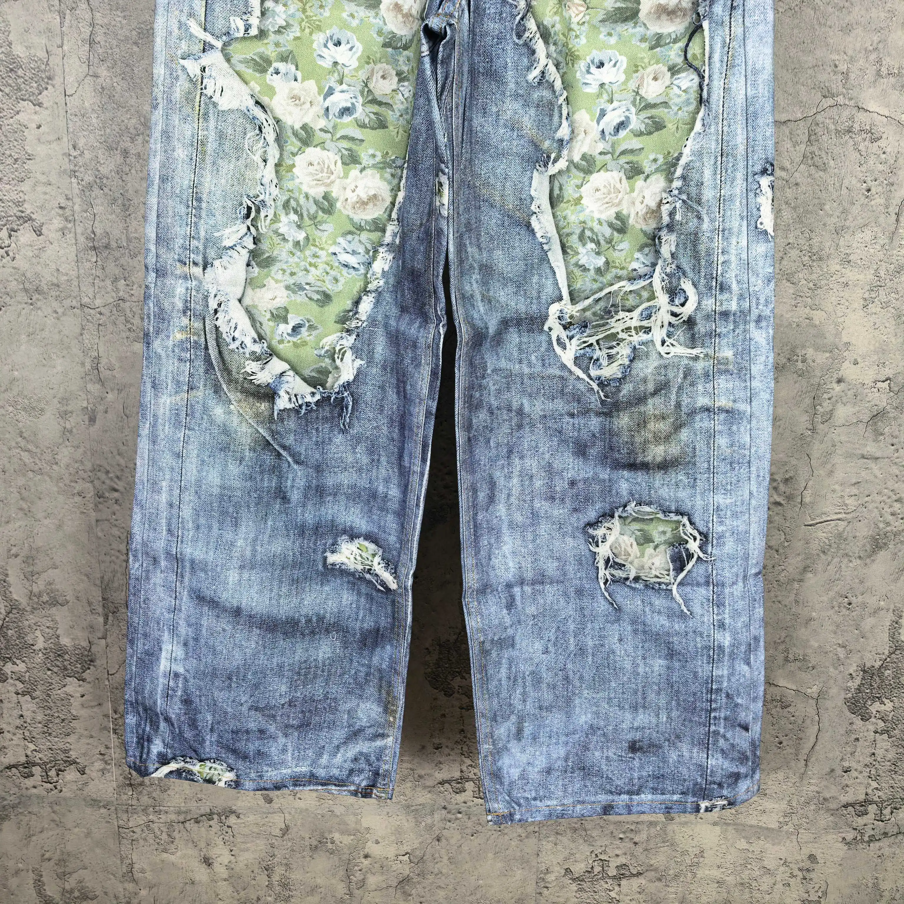 Floral Print Distressed Wide-Leg Jeans D25523263 — view 10
