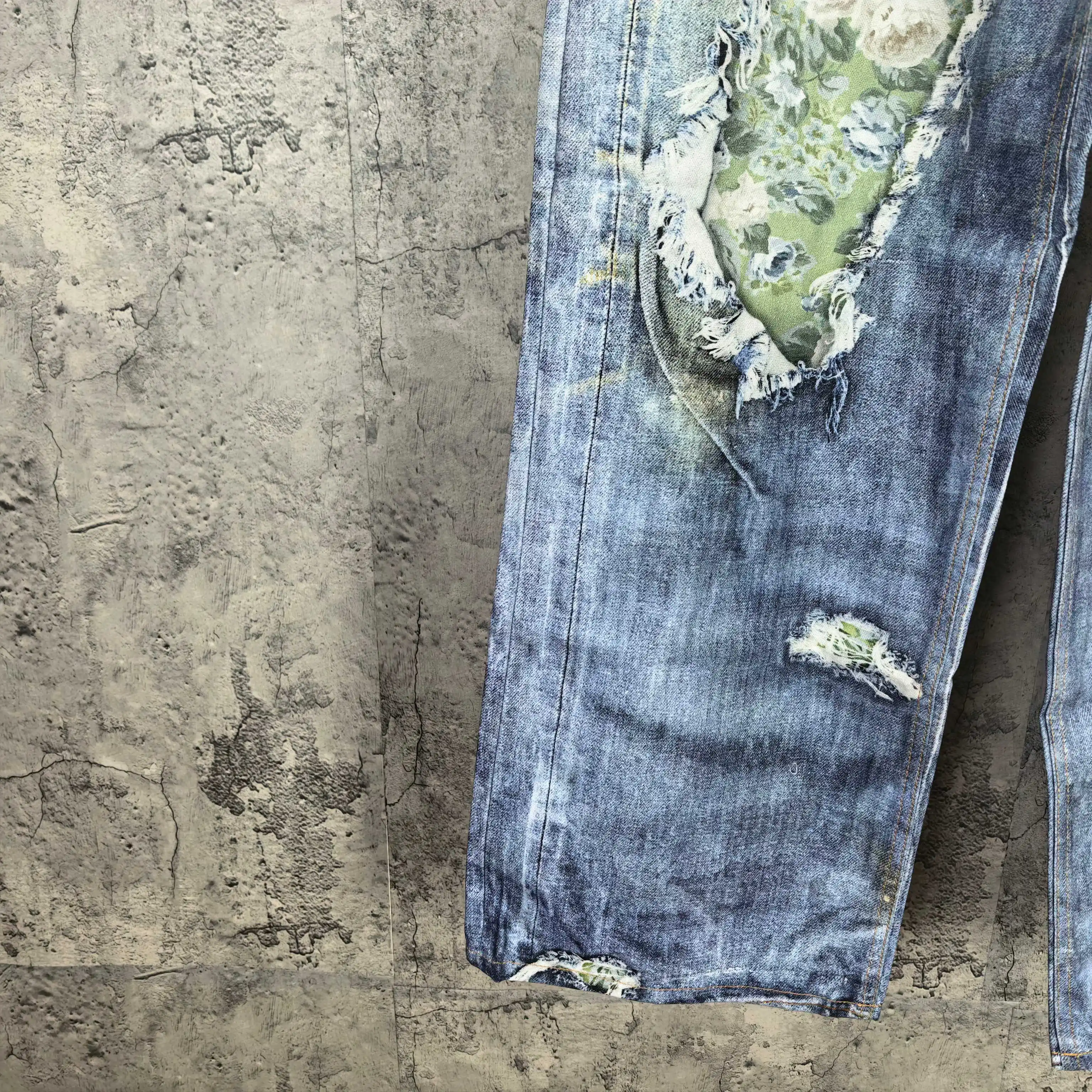 Floral Print Distressed Wide-Leg Jeans D25523263 — view 13