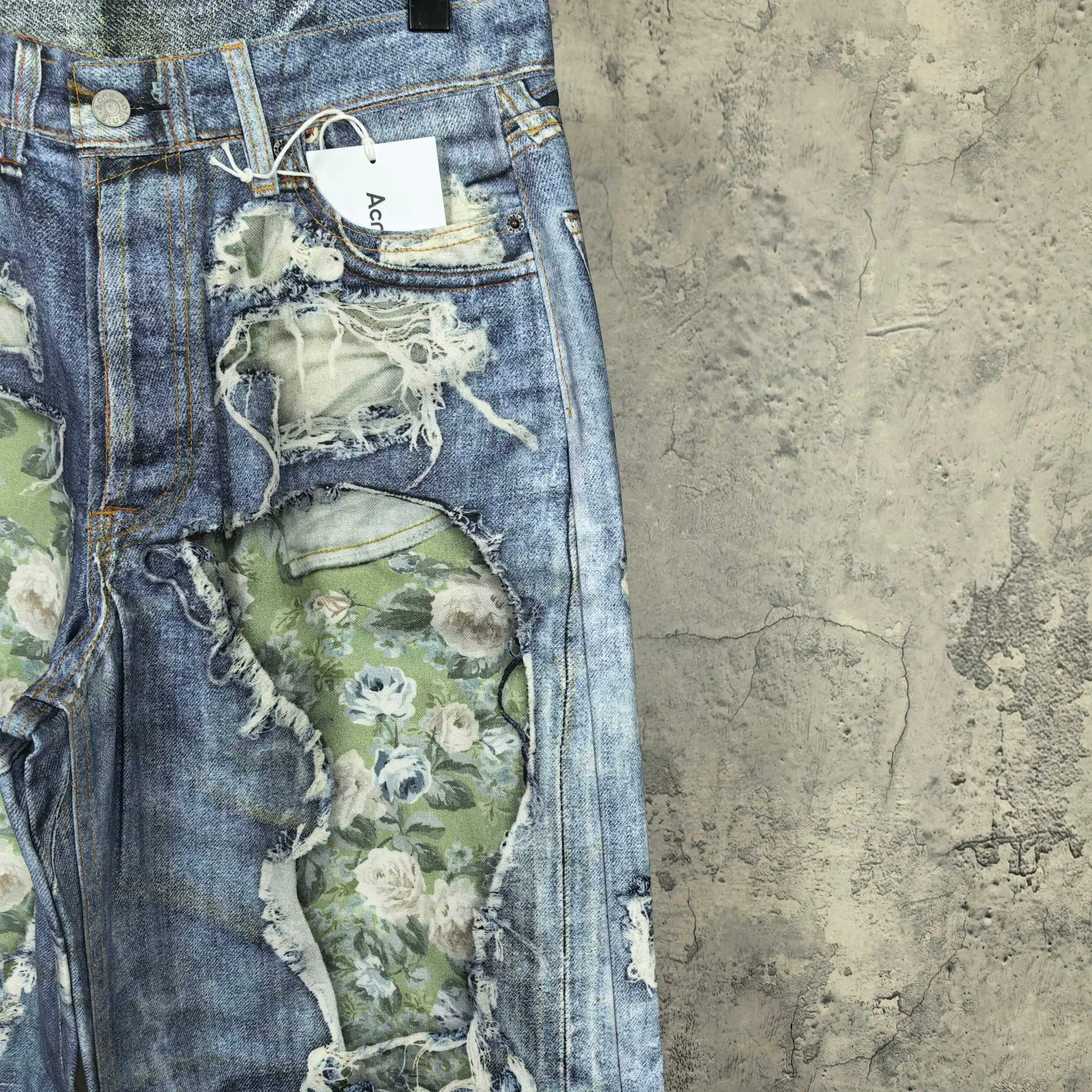 Floral Print Distressed Wide-Leg Jeans D25523263 — view 16