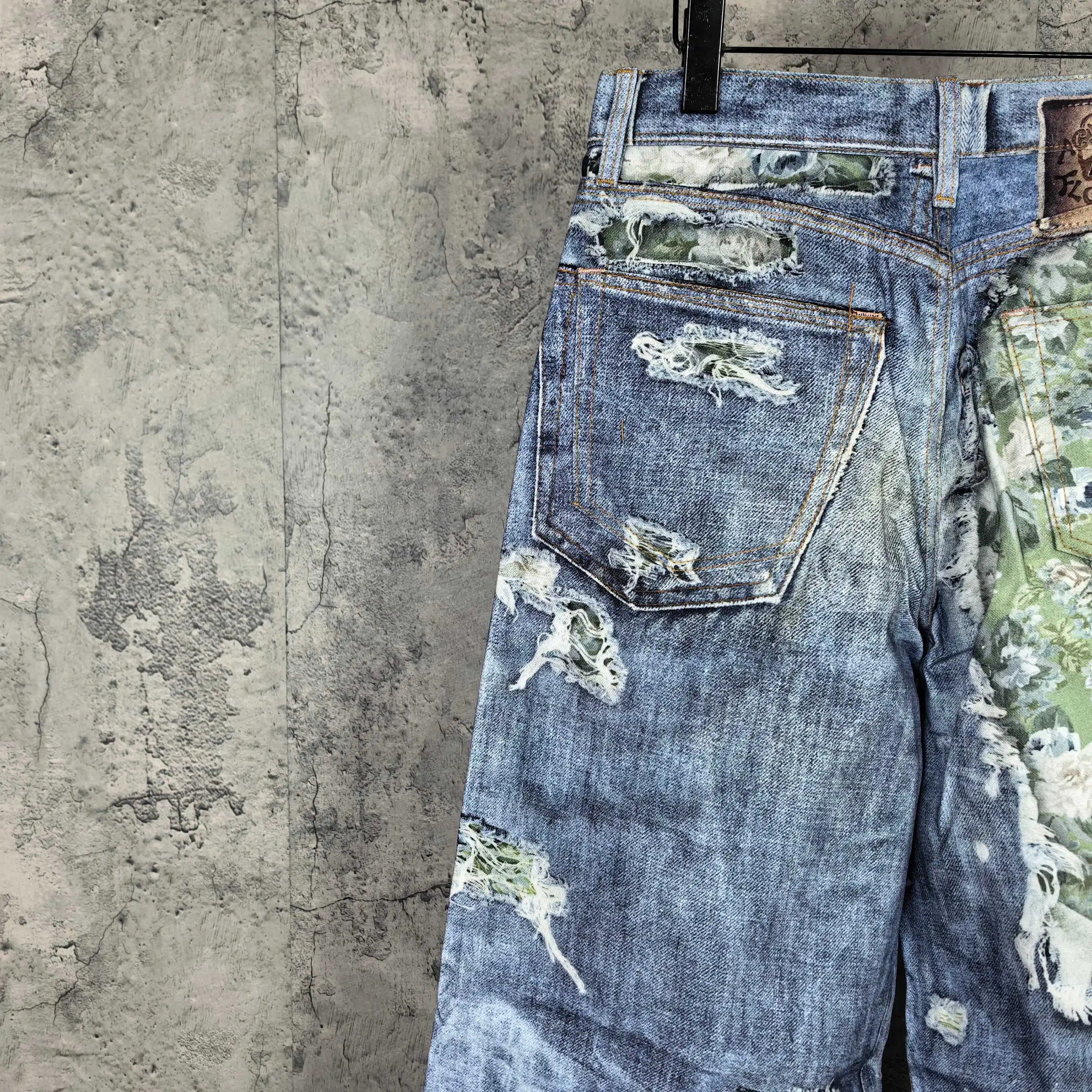 Floral Print Distressed Wide-Leg Jeans D25523263 — view 18