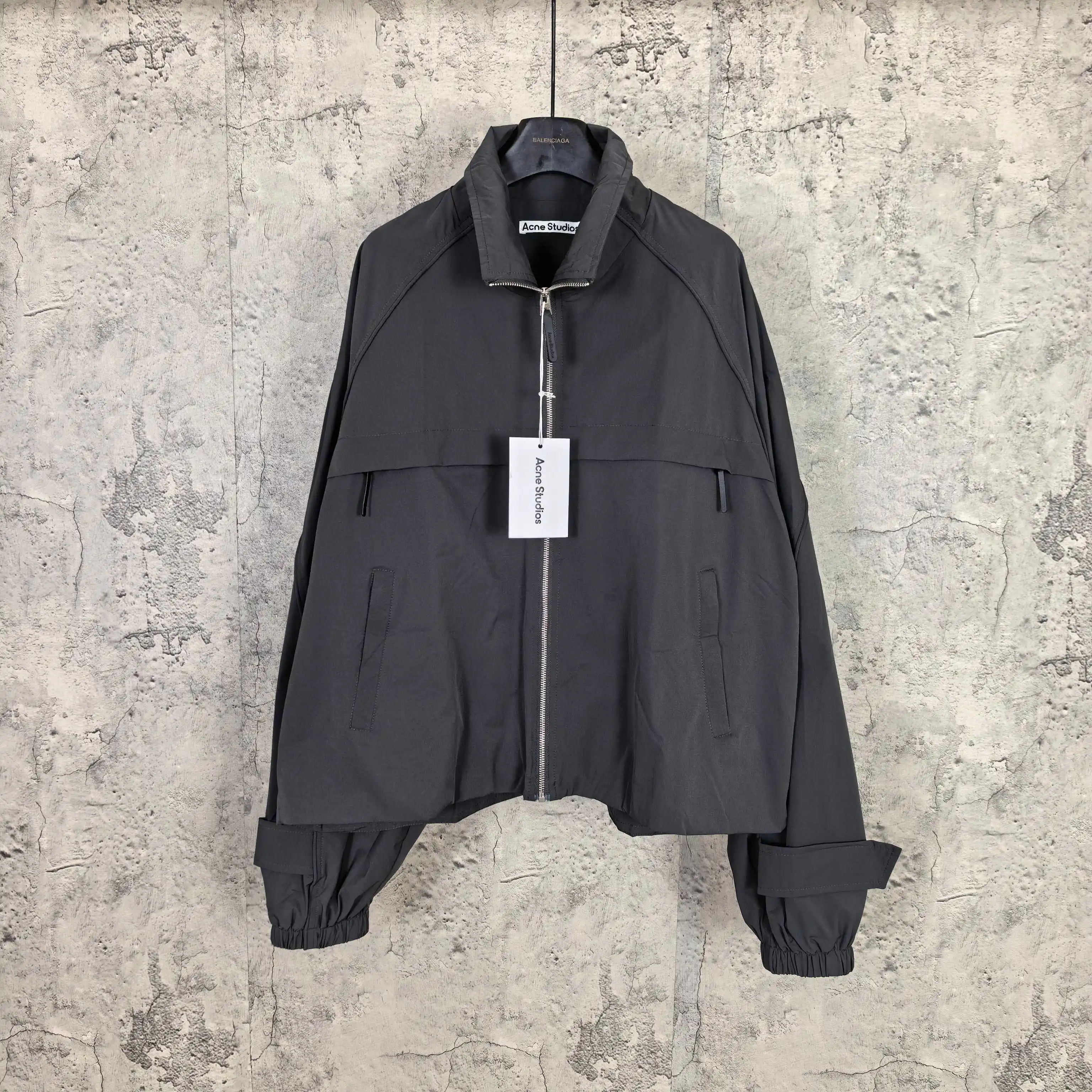 Cropped Zip-Up Jacket with Oversized Collar D25523264