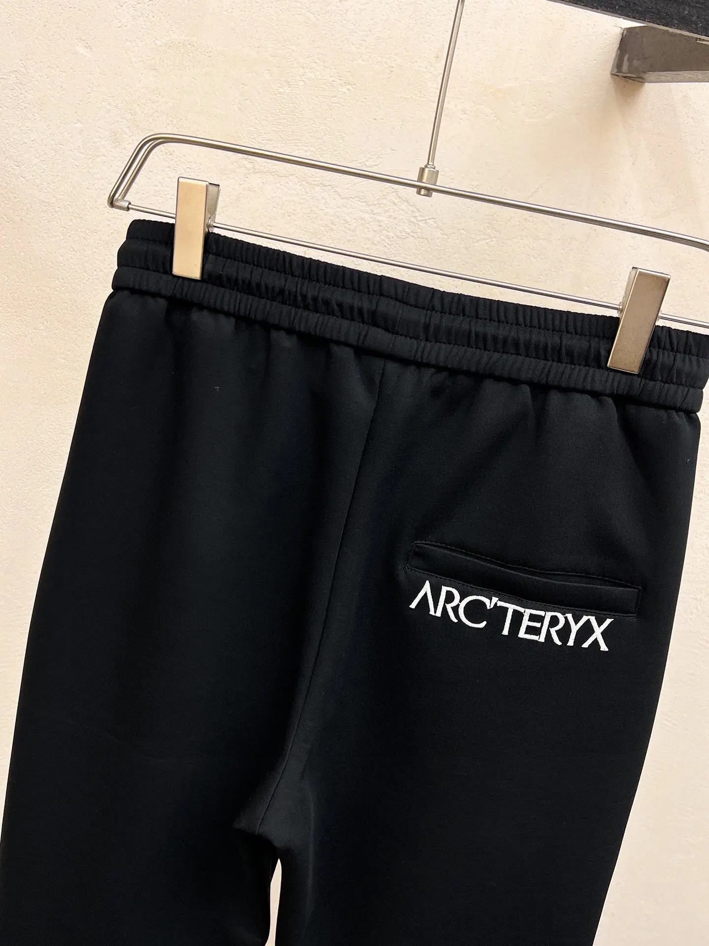 Logo-Embroidered Tapered Sweatpants D26014441 — view 6