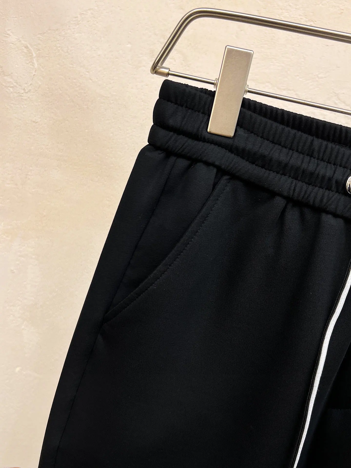 Logo-Embroidered Tapered Sweatpants D26014441 — view 7