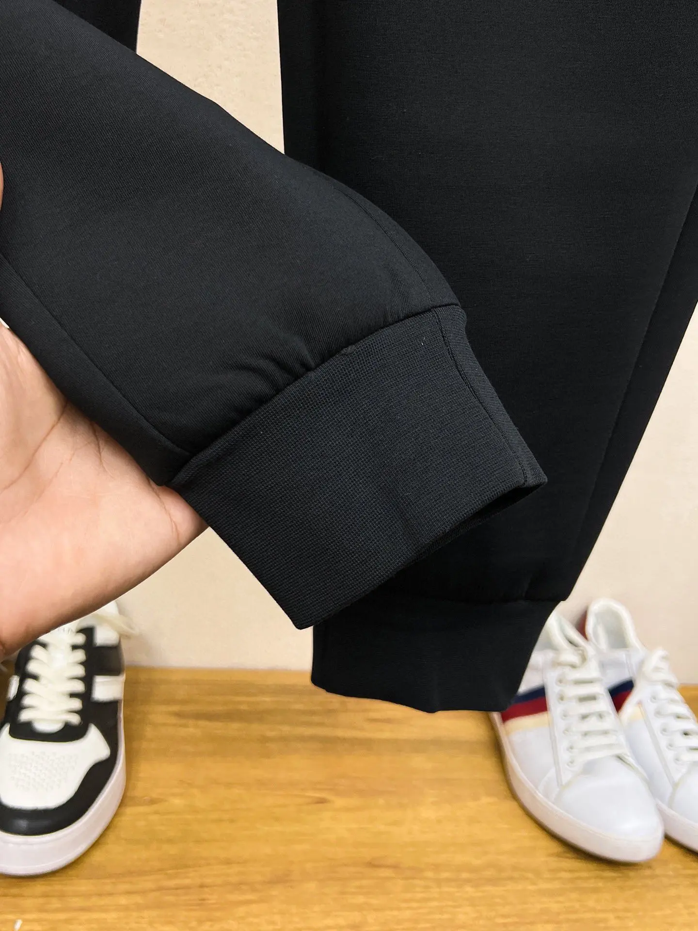 Logo-Embroidered Tapered Sweatpants D26014441 — view 9
