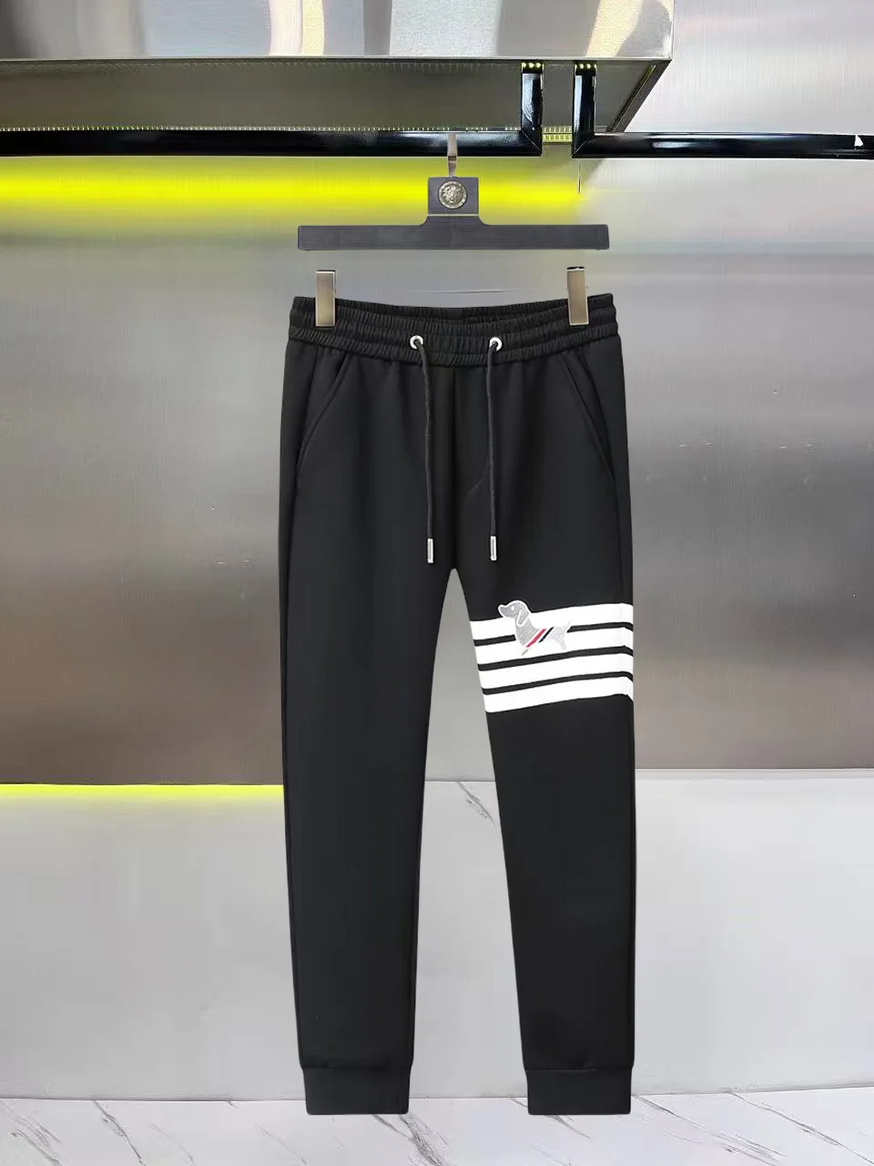 Striped Hector Logo Sweatpants D26014443