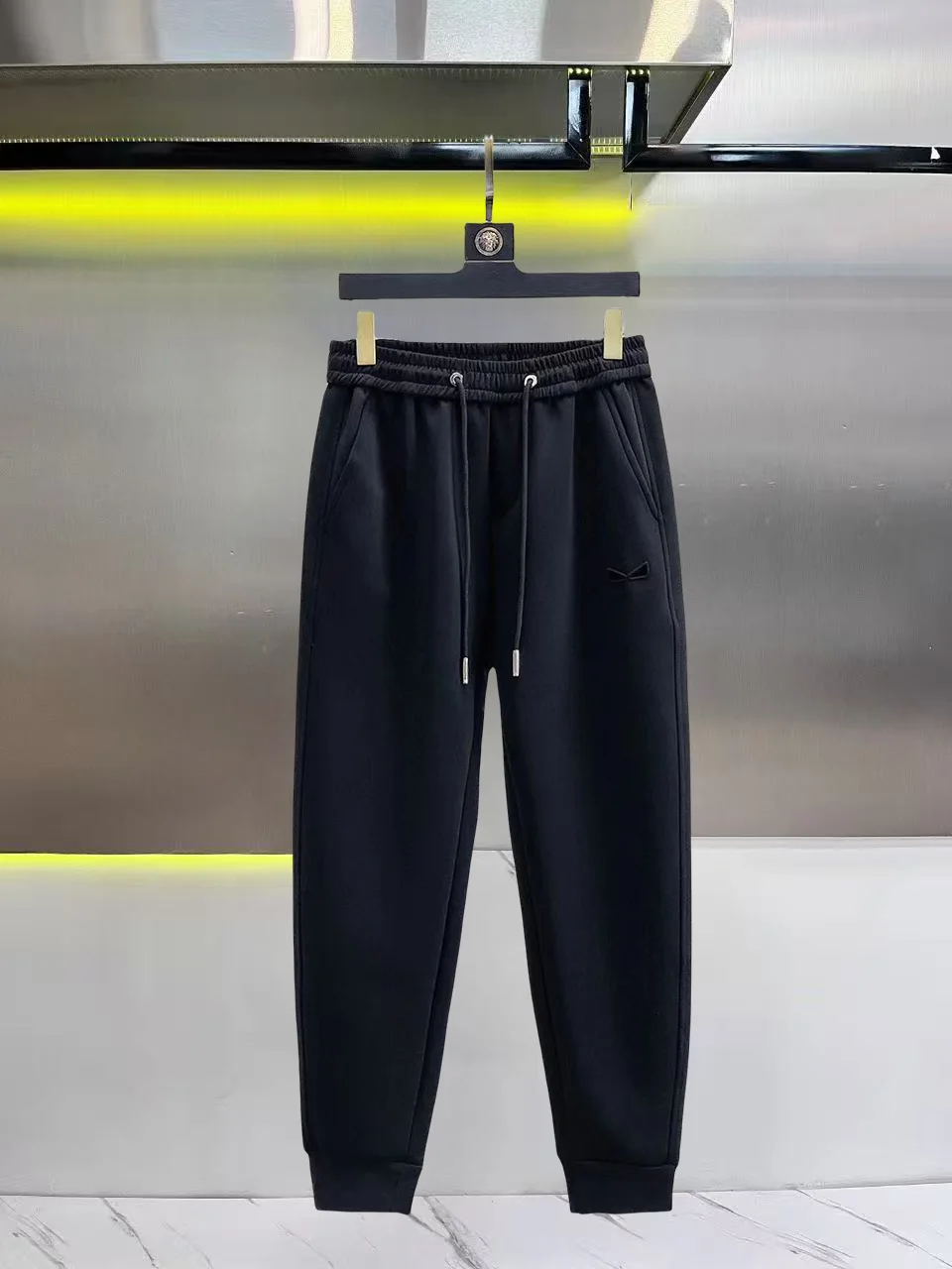 Logo-Embroidered Tapered Sweatpants D26014434