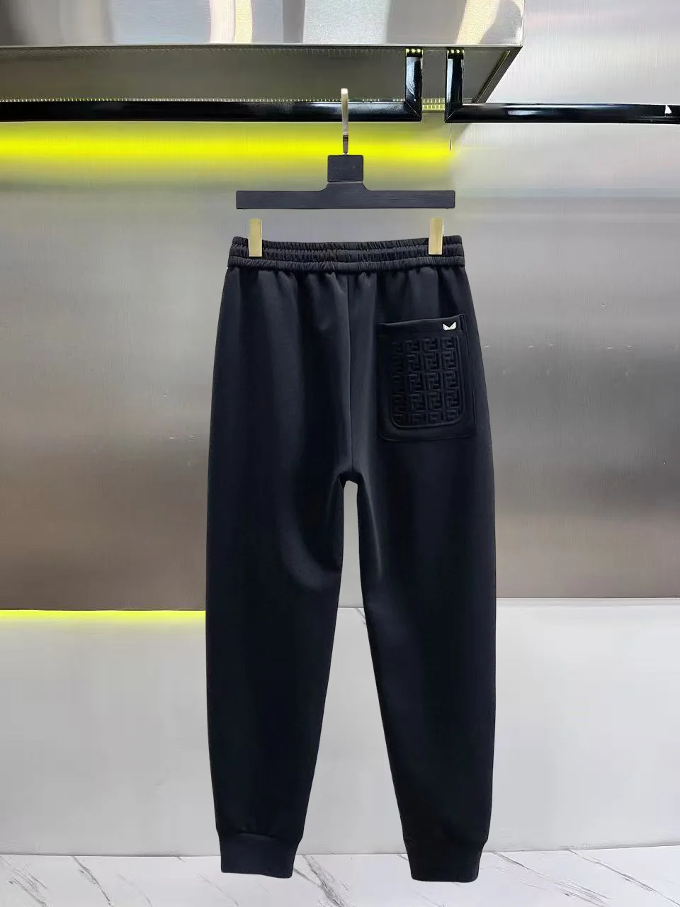 Logo-Embroidered Tapered Sweatpants D26014434 — view 2