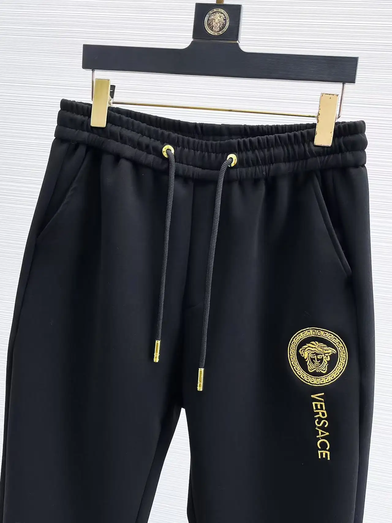 Medusa Logo Embroidered Sweatpants D26014438 — view 3