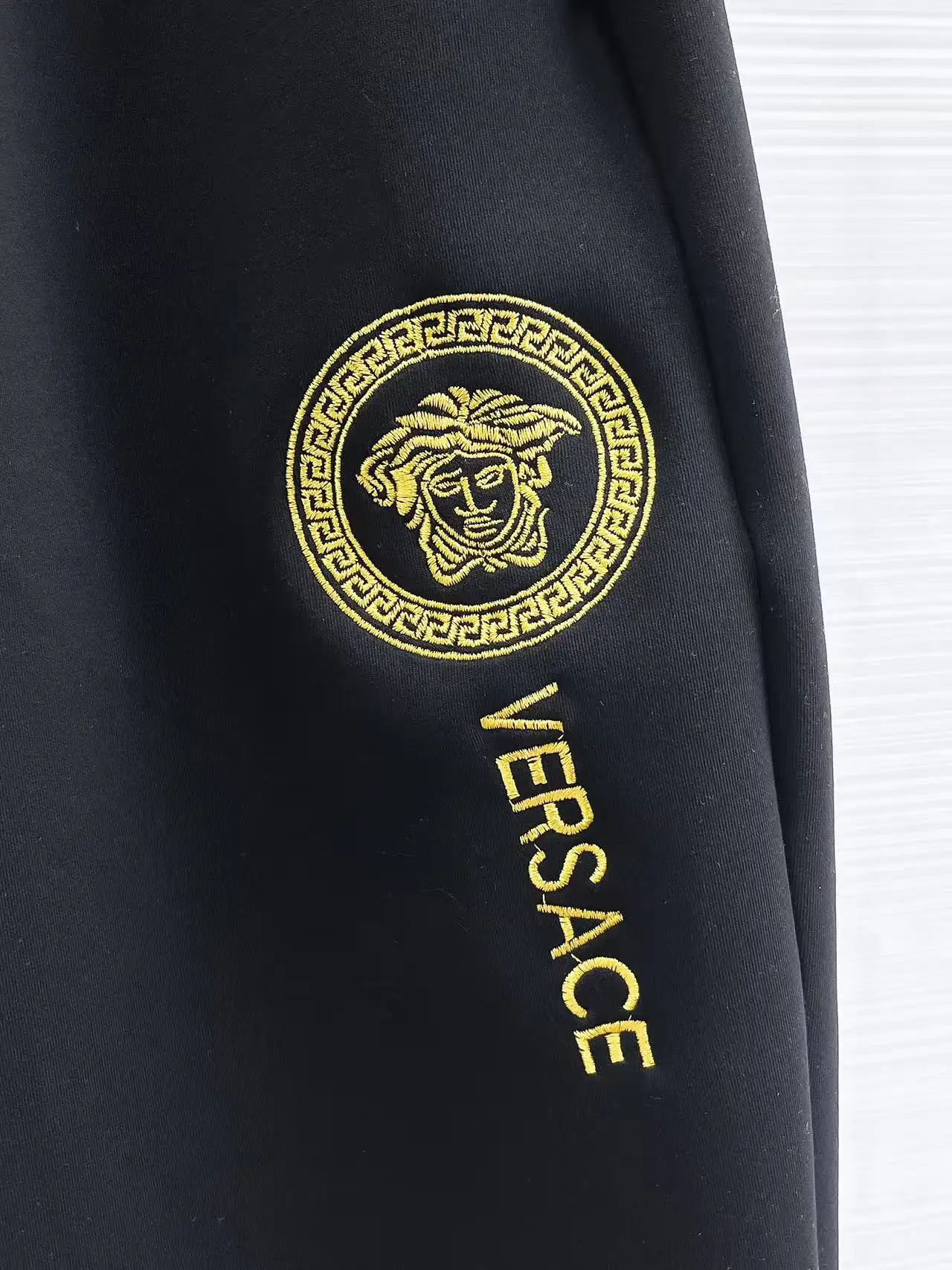 Medusa Logo Embroidered Sweatpants D26014438 — view 5