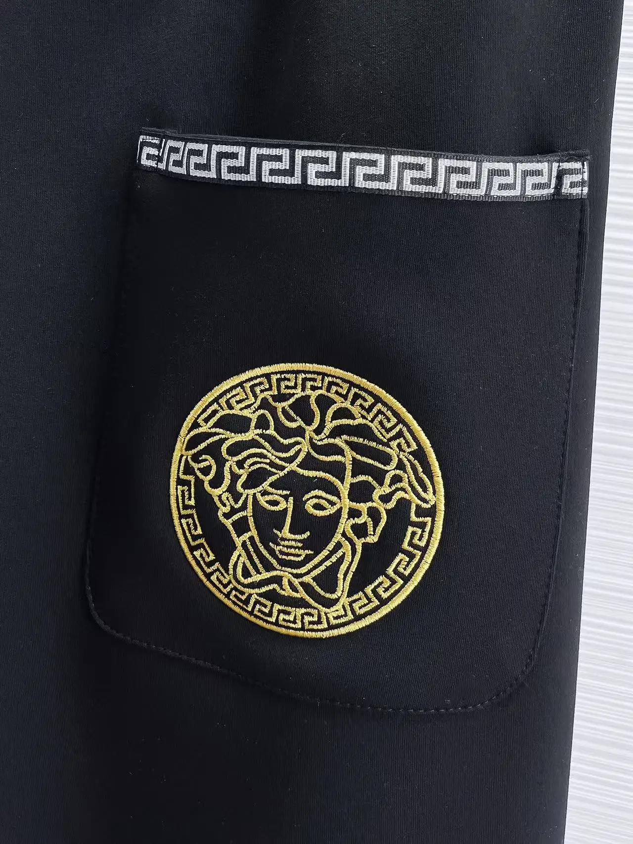 Medusa Logo Embroidered Sweatpants D26014438 — view 6