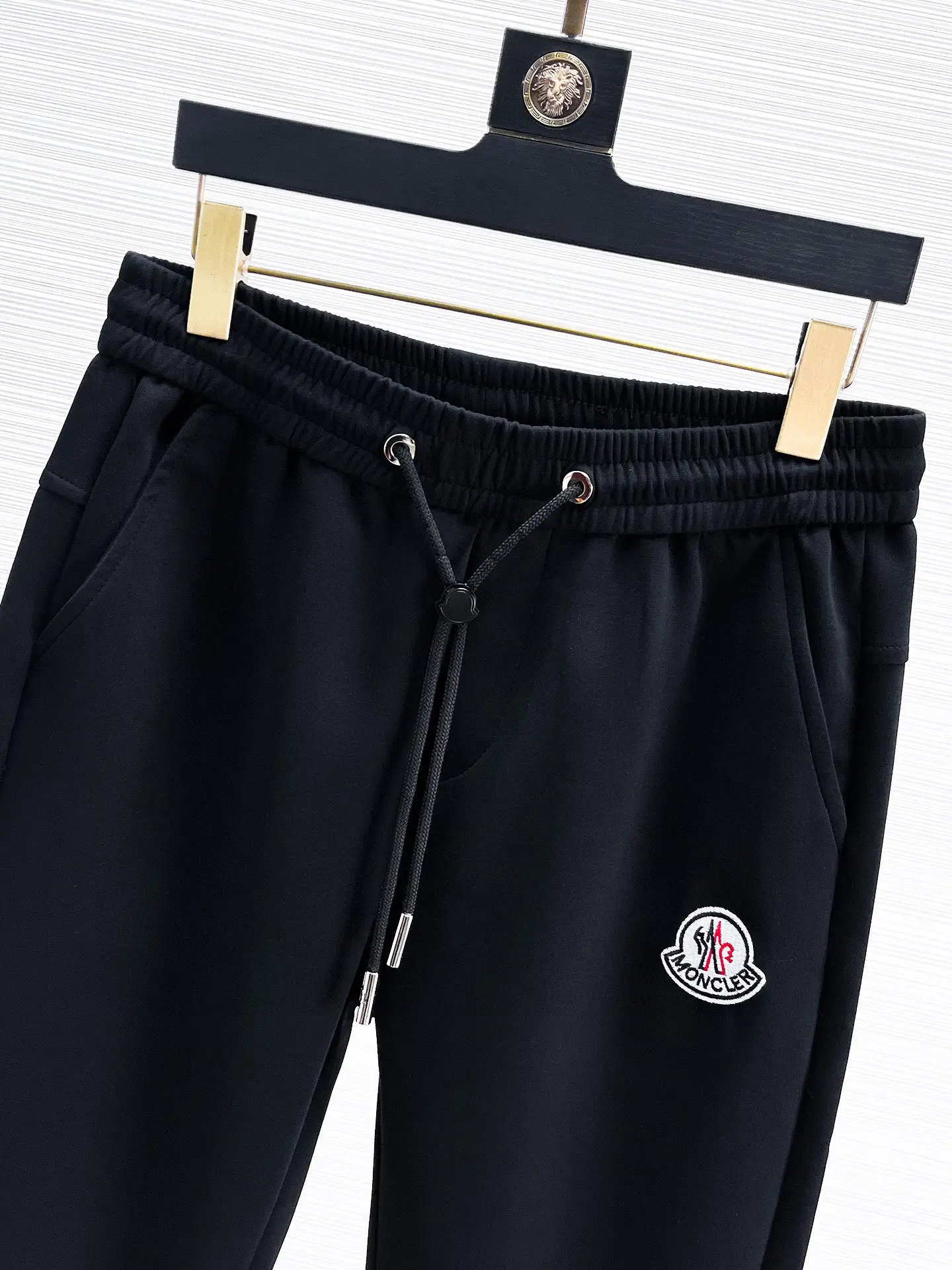 Logo-Appliquéd Tapered Sweatpants D26014440 — view 3