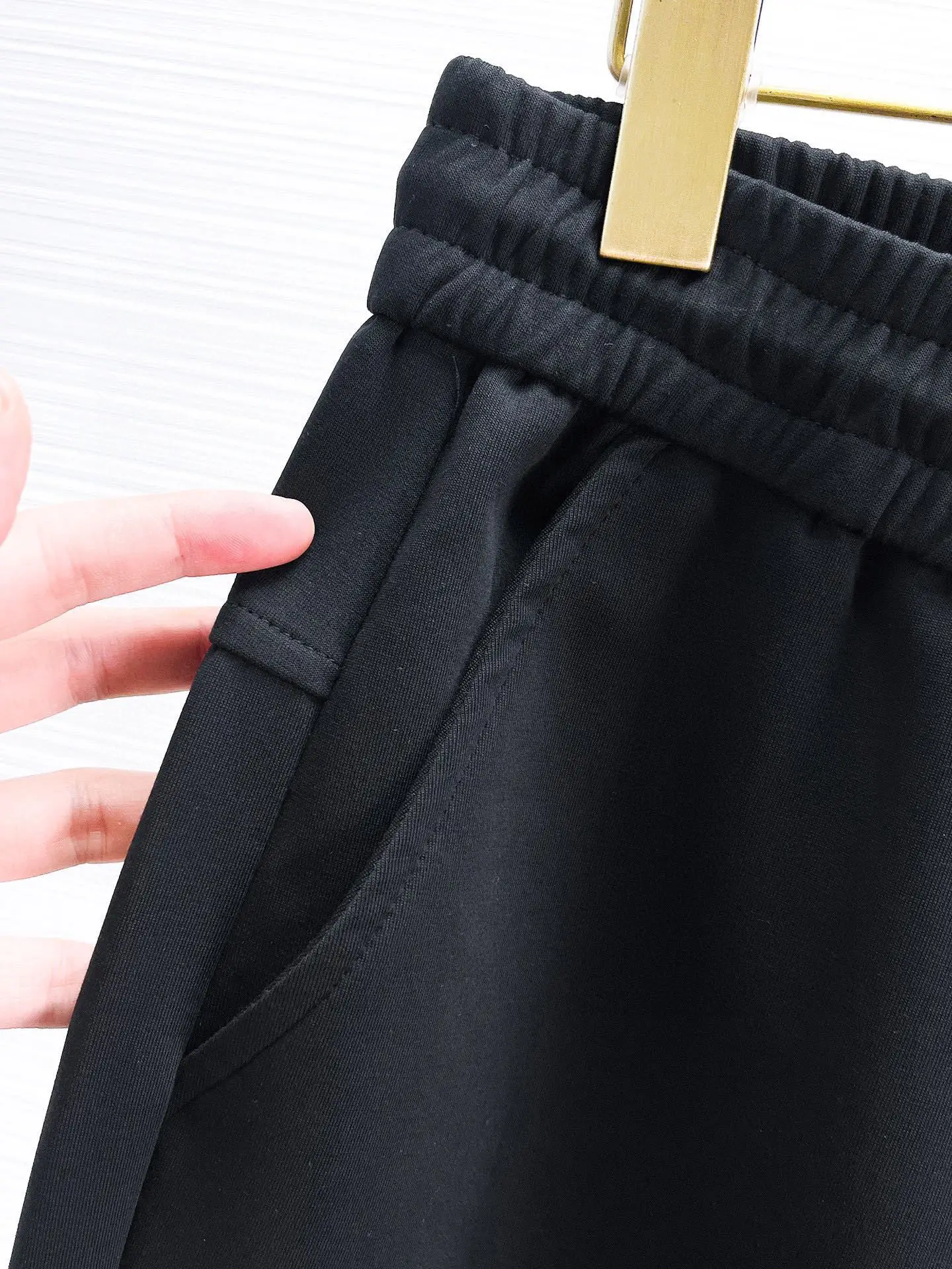 Logo-Appliquéd Tapered Sweatpants D26014440 — view 7
