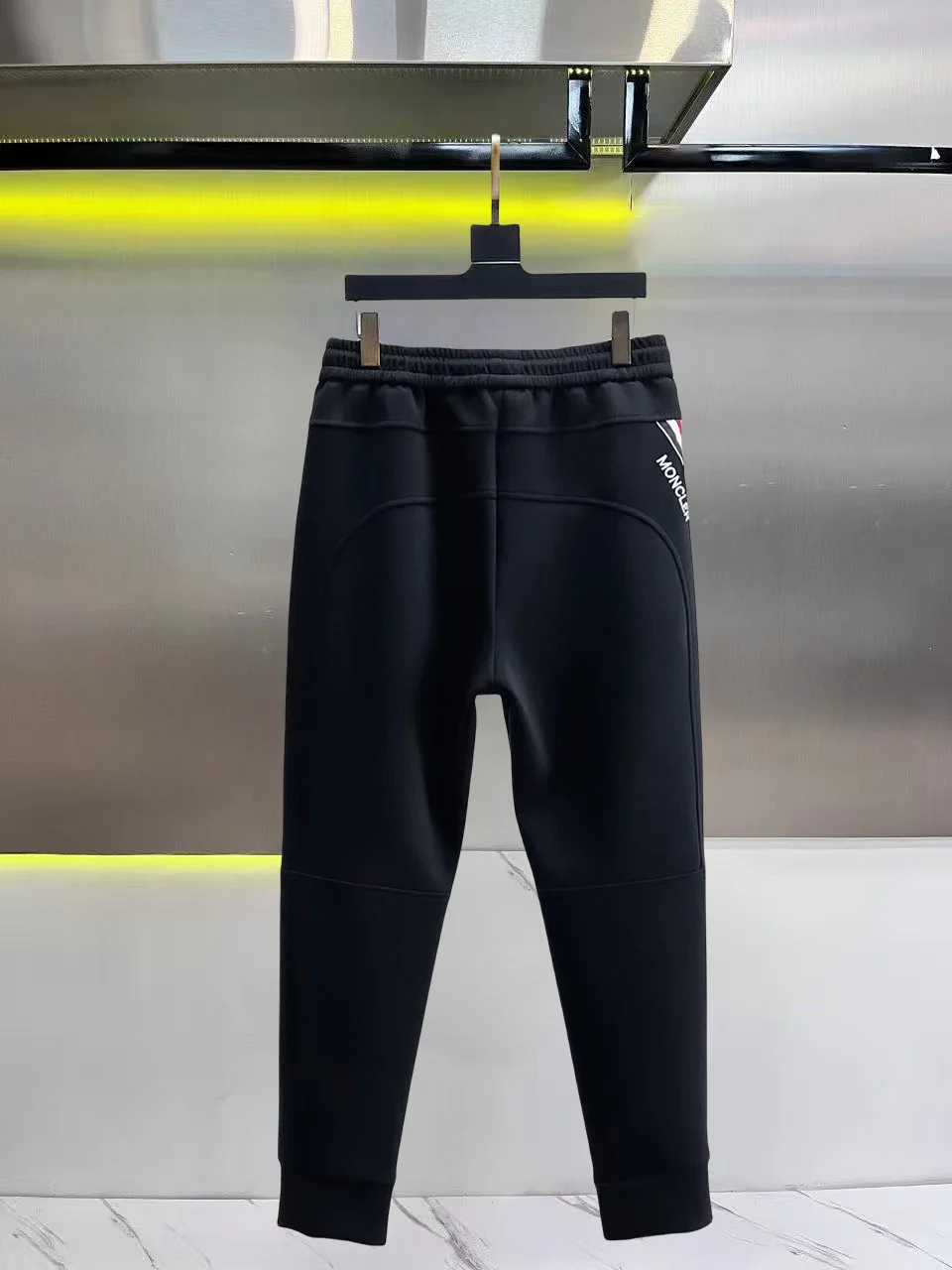 Logo-Patch Tapered Sweatpants D26014437 — view 2