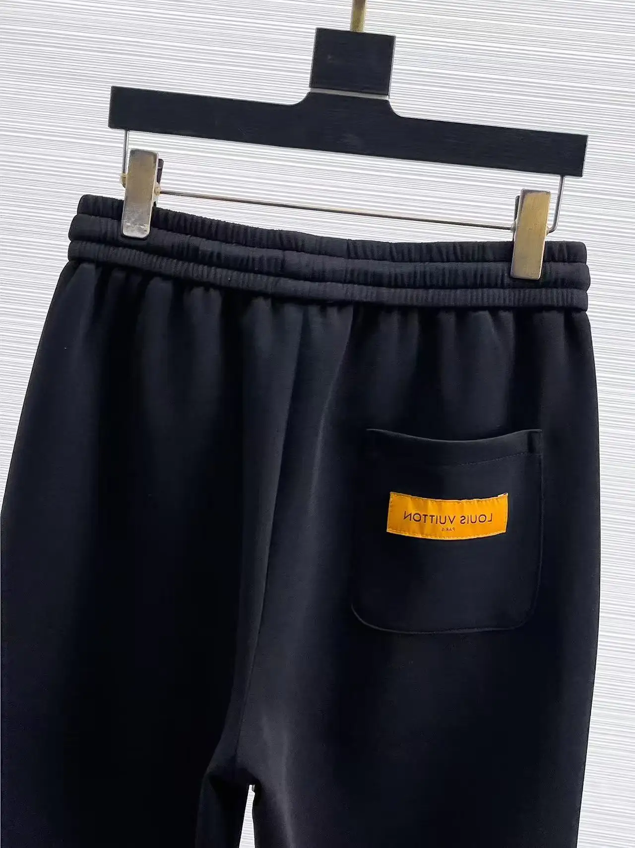 Logo-Embroidered Piping Sweatpants D26014430 — view 5