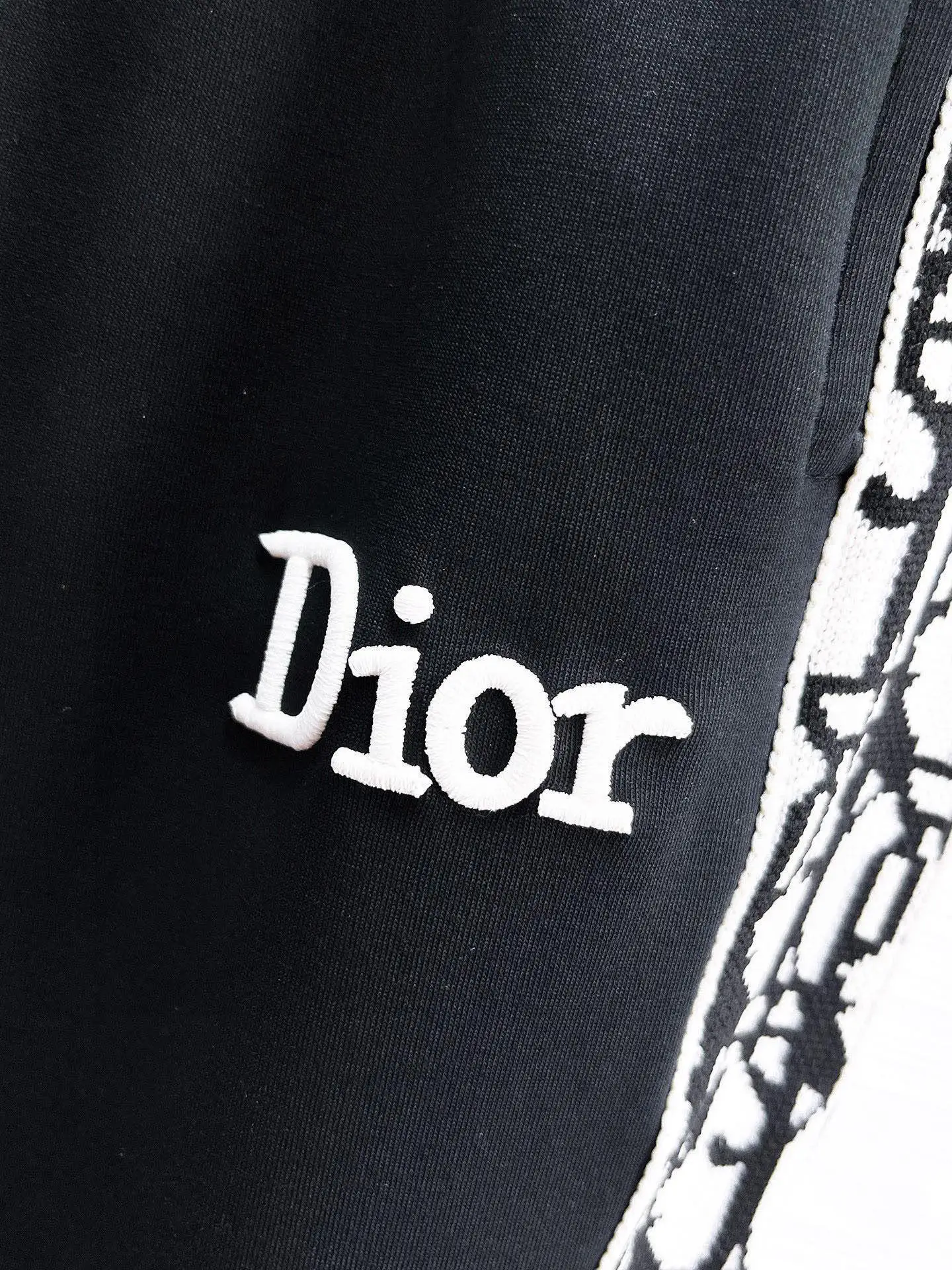 Logo-Print Tapered Sweatpants D26014439 — view 4