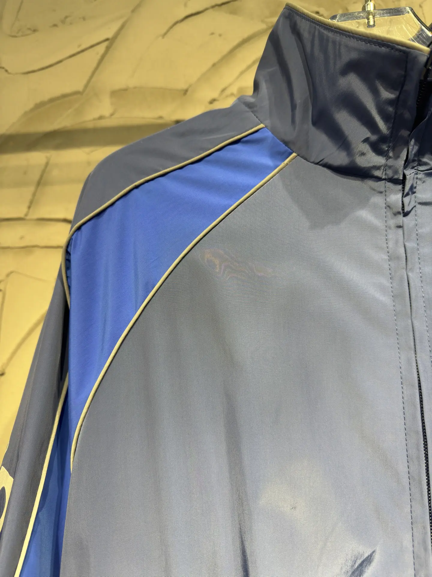 Bodies Reflective Logo Track Jacket D26023035 — view 3