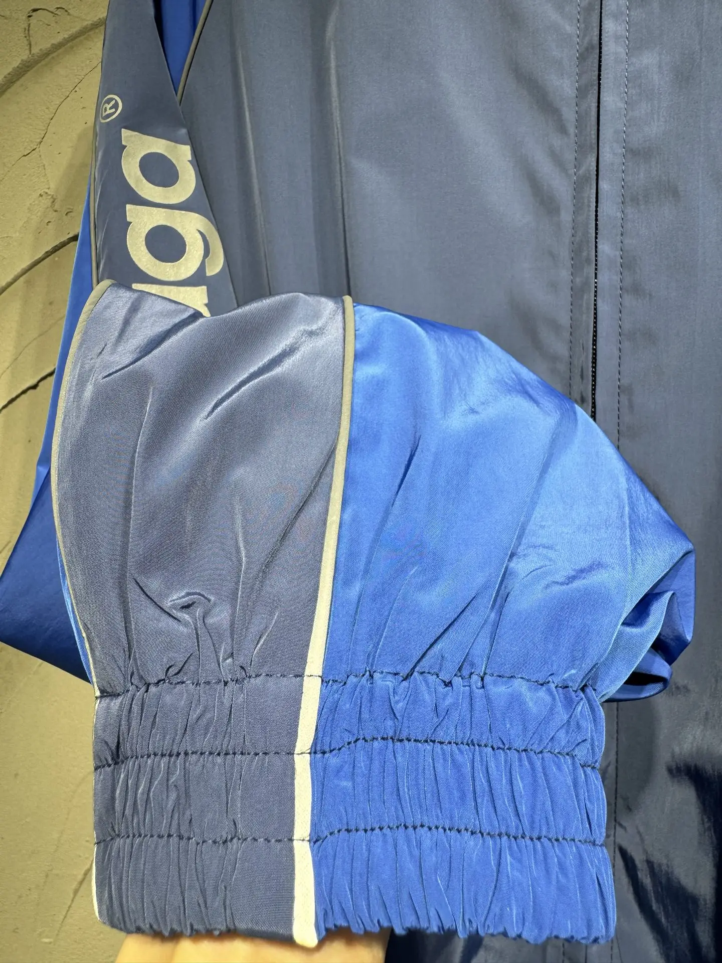 Bodies Reflective Logo Track Jacket D26023035 — view 9
