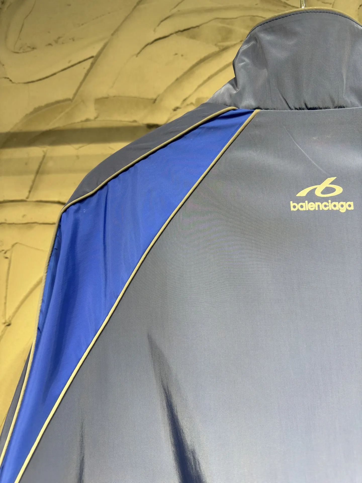 Bodies Reflective Logo Track Jacket D26023035 — view 13