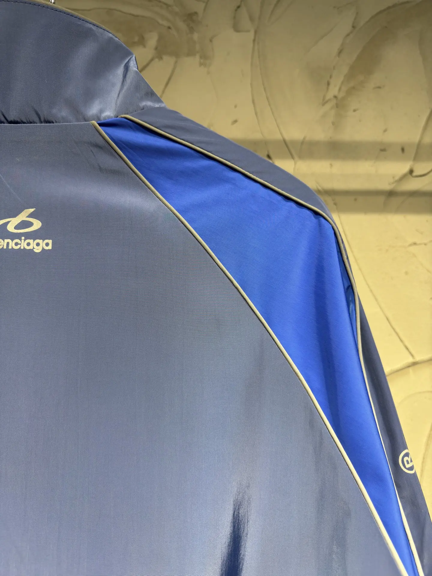Bodies Reflective Logo Track Jacket D26023035 — view 14