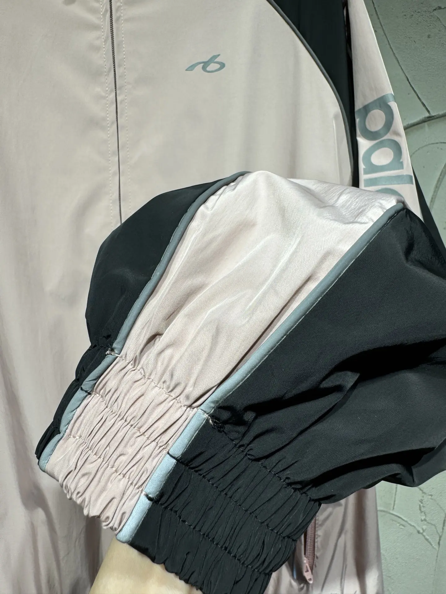Bodies Reflective Panel Track Jacket D26023034 — view 12