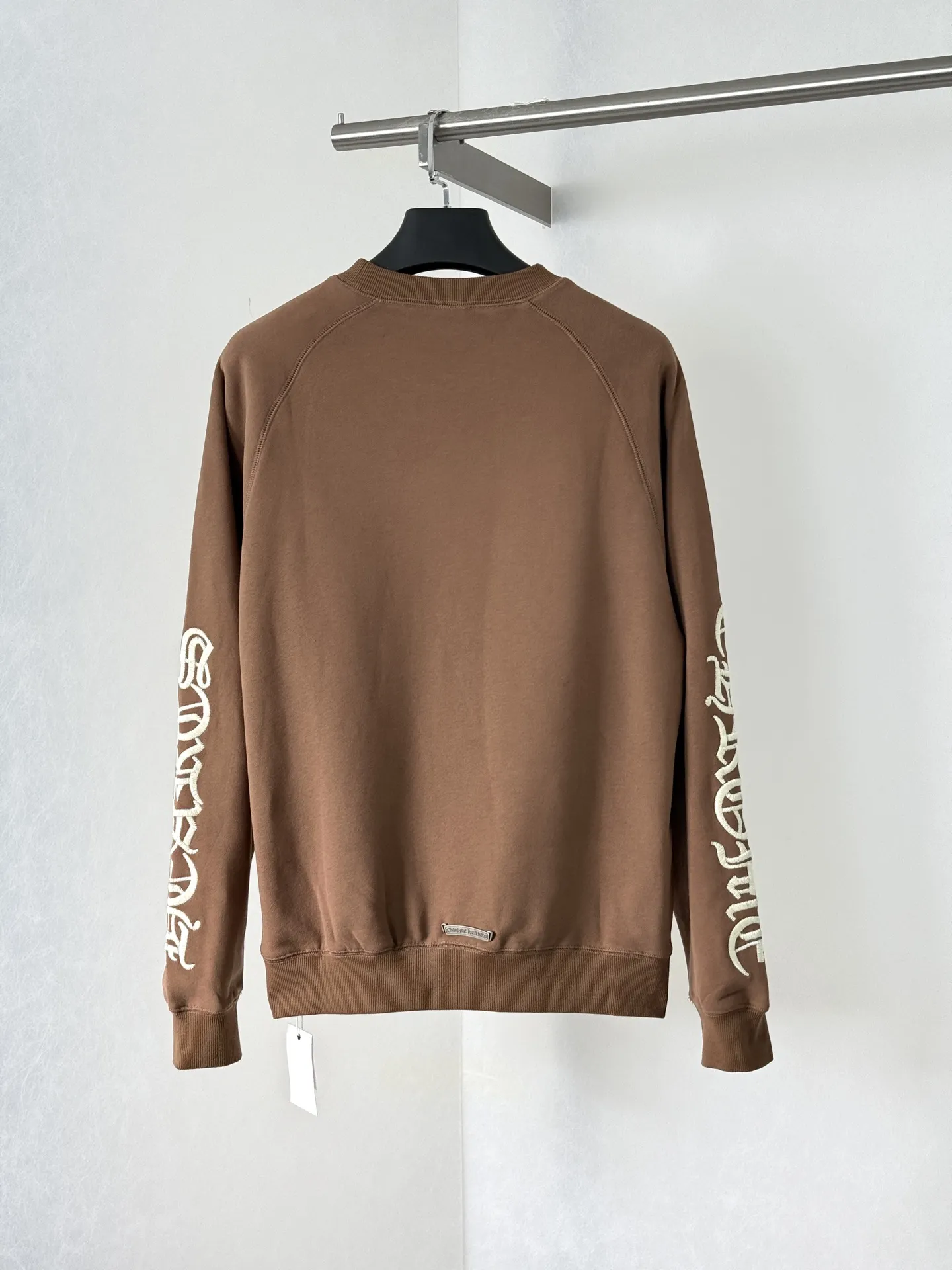 Gothic Script Embroidered Cotton-Blend Sweatshirt D26020691 — view 2
