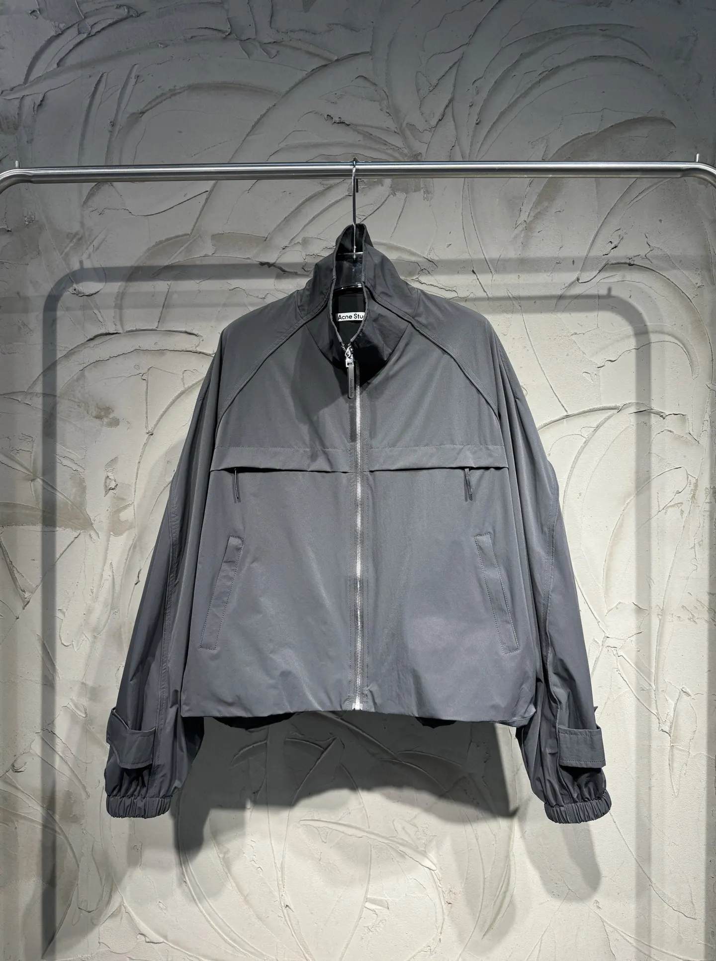 Crinkled Nylon Zip-Up Jacket D26523031