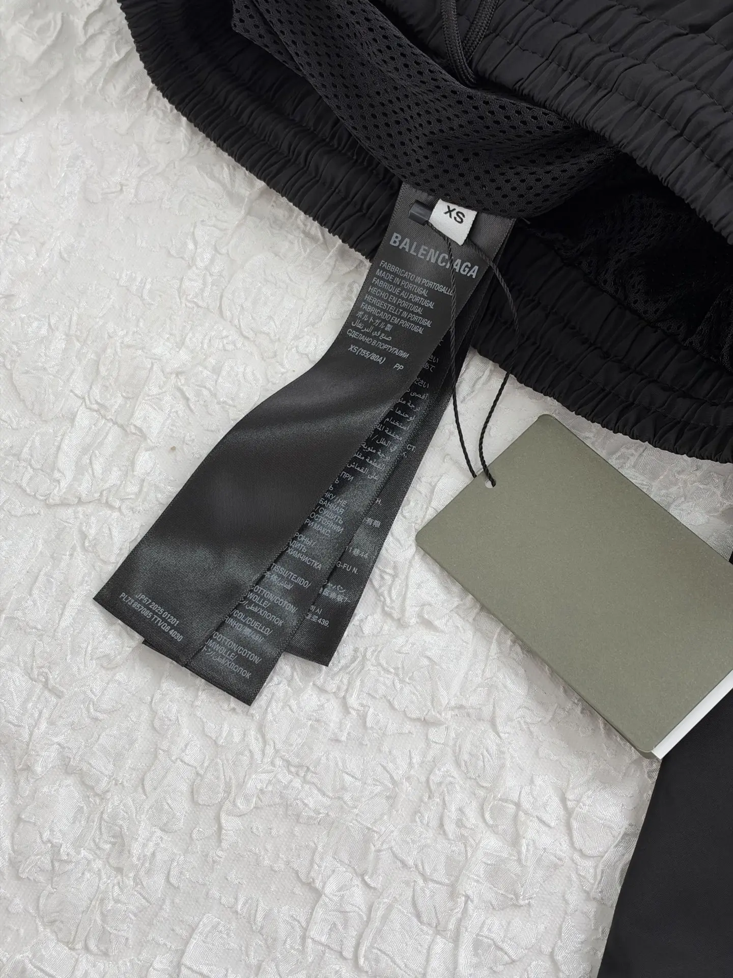 Graffiti Collage Wide-Leg Nylon Trousers D26519183 — view 10