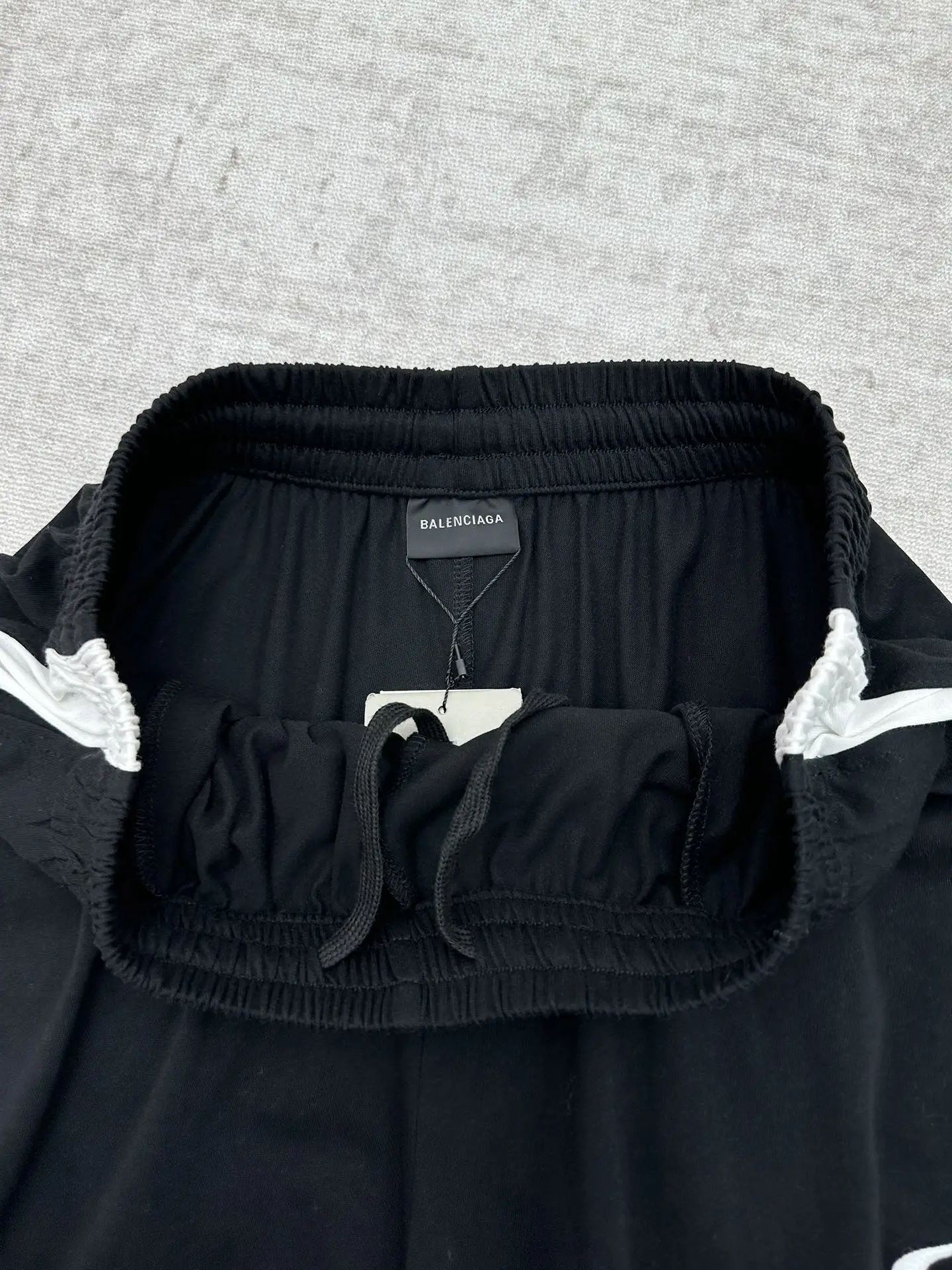 Balenciaga x NBA Logo Embroidered Tracksuit Shorts D27013989 — view 4