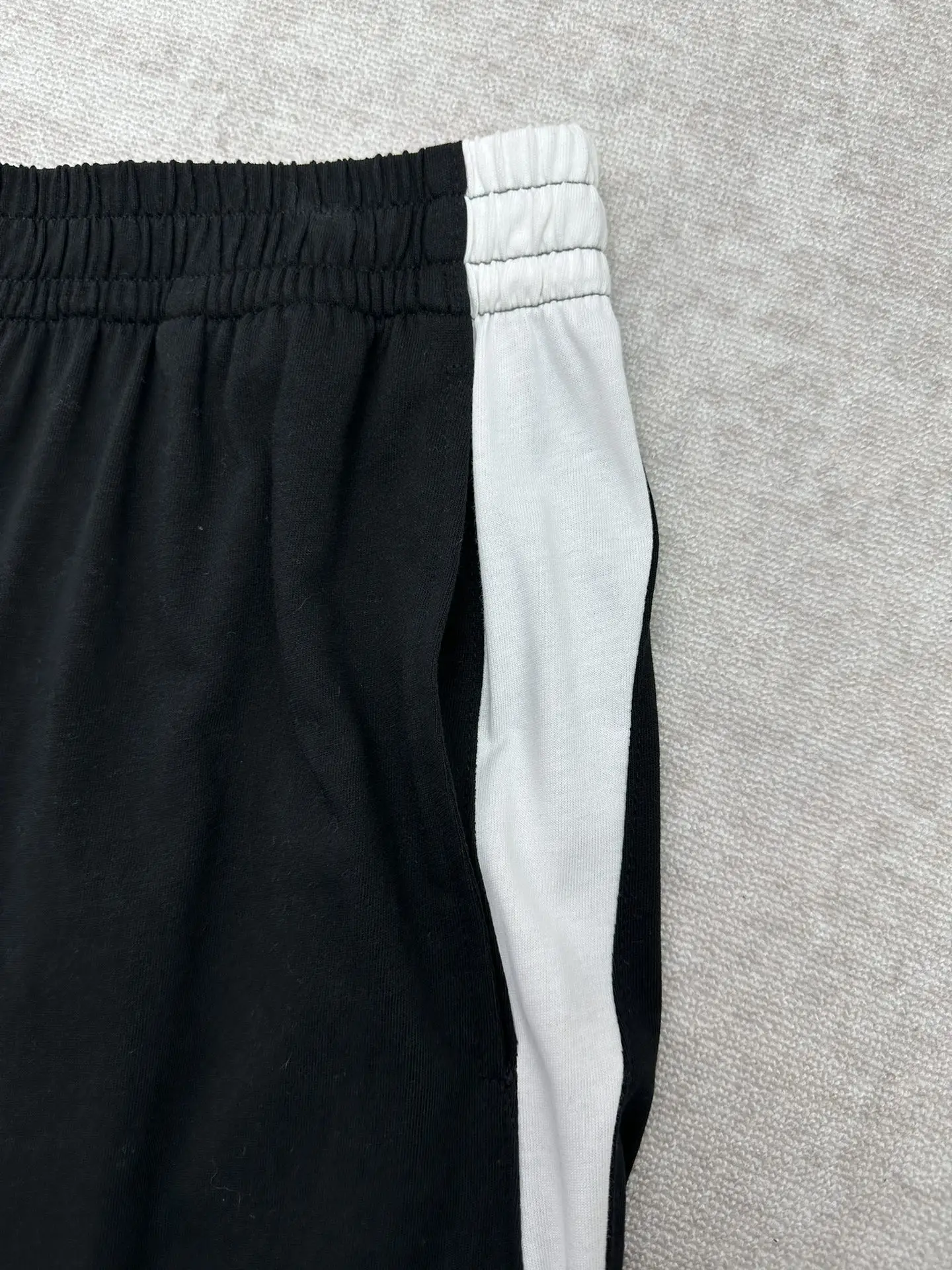 Balenciaga x NBA Logo Embroidered Tracksuit Shorts D27013989 — view 5