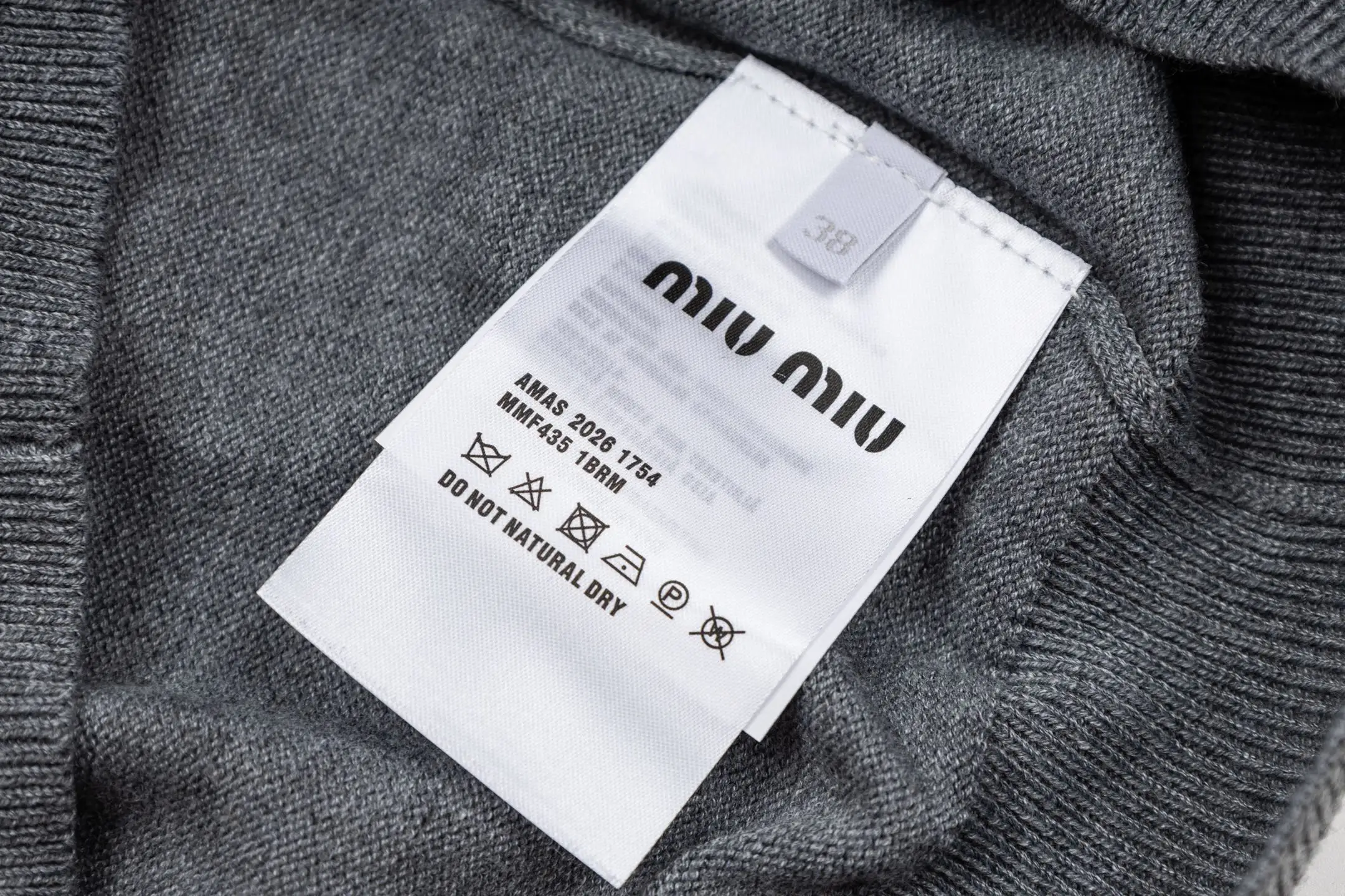 Contrast-Trim Zip-Up Knit Cardigan D27021045 — view 9