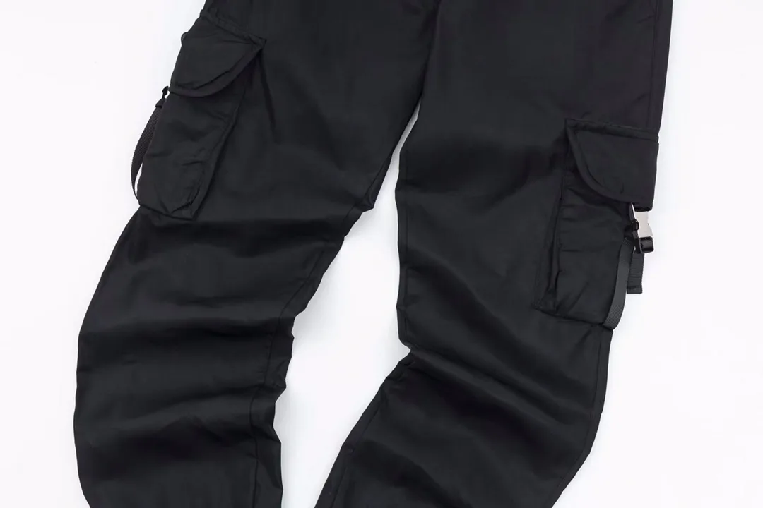Logo-Appliquéd Re-Nylon Cargo Trousers D27013039 — view 4