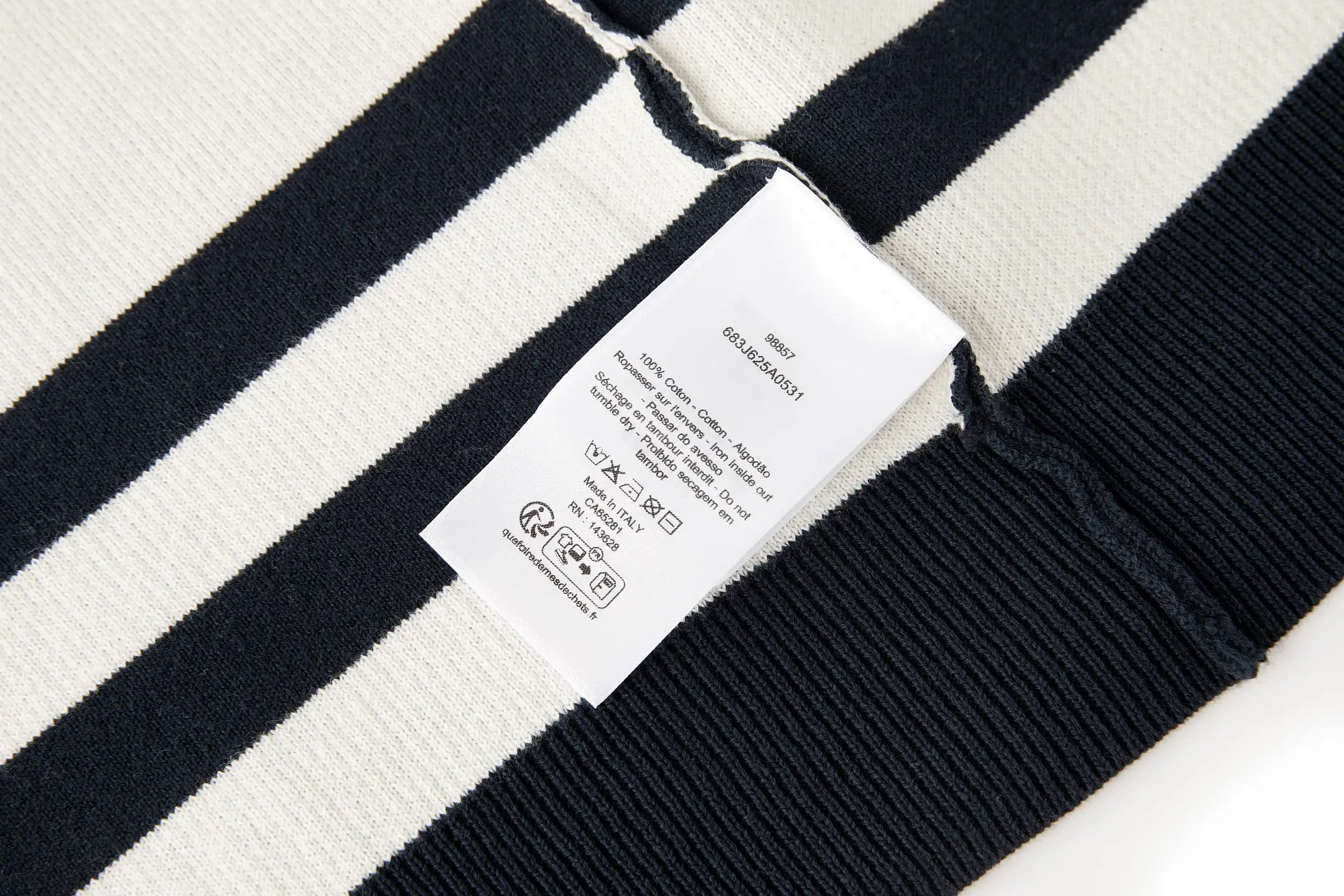 D-Stripes Logo Embroidered Wool-Blend Cardigan D27521090 — view 9
