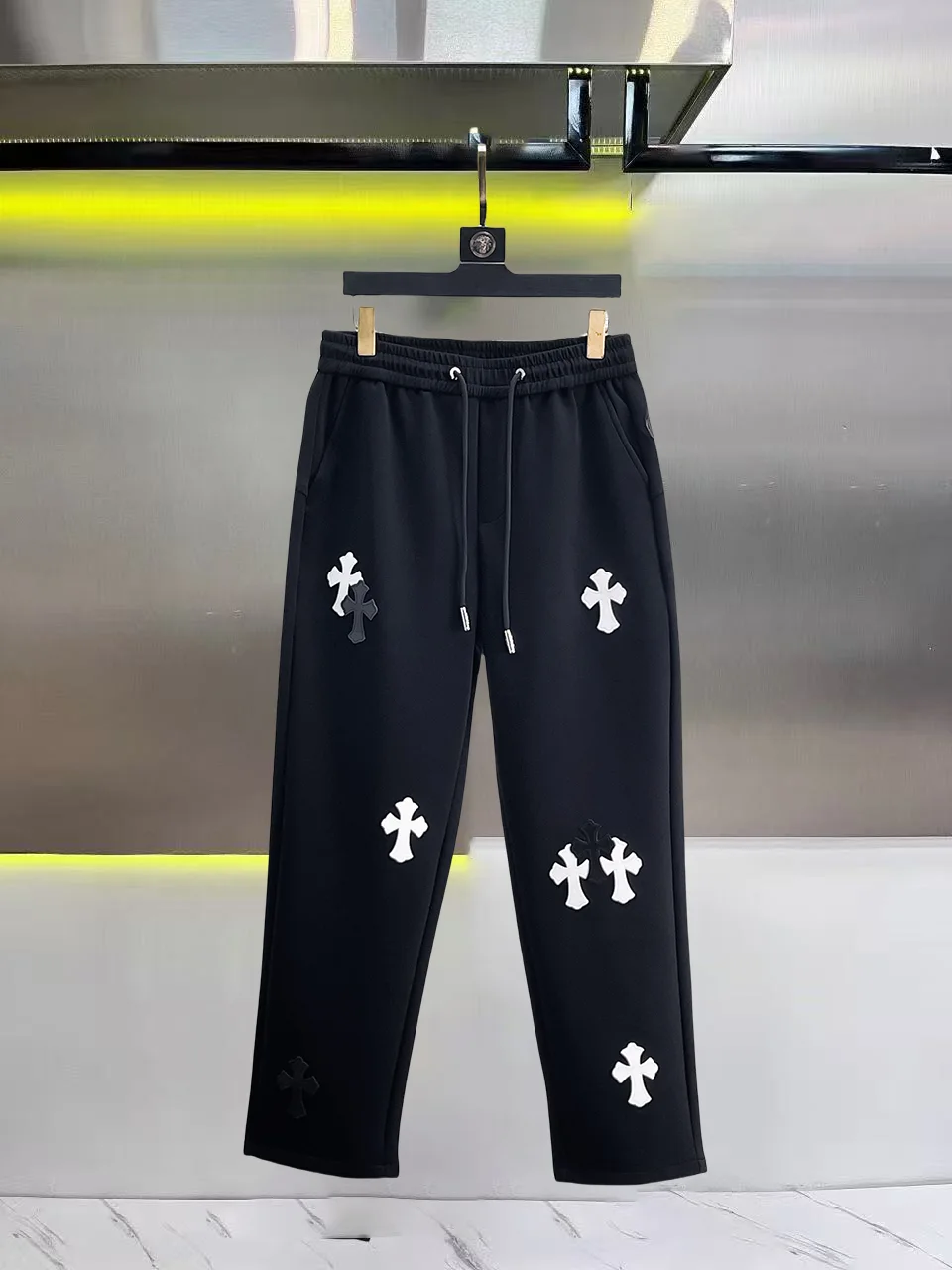 Cross Patch Logo Sweatpants D28014414