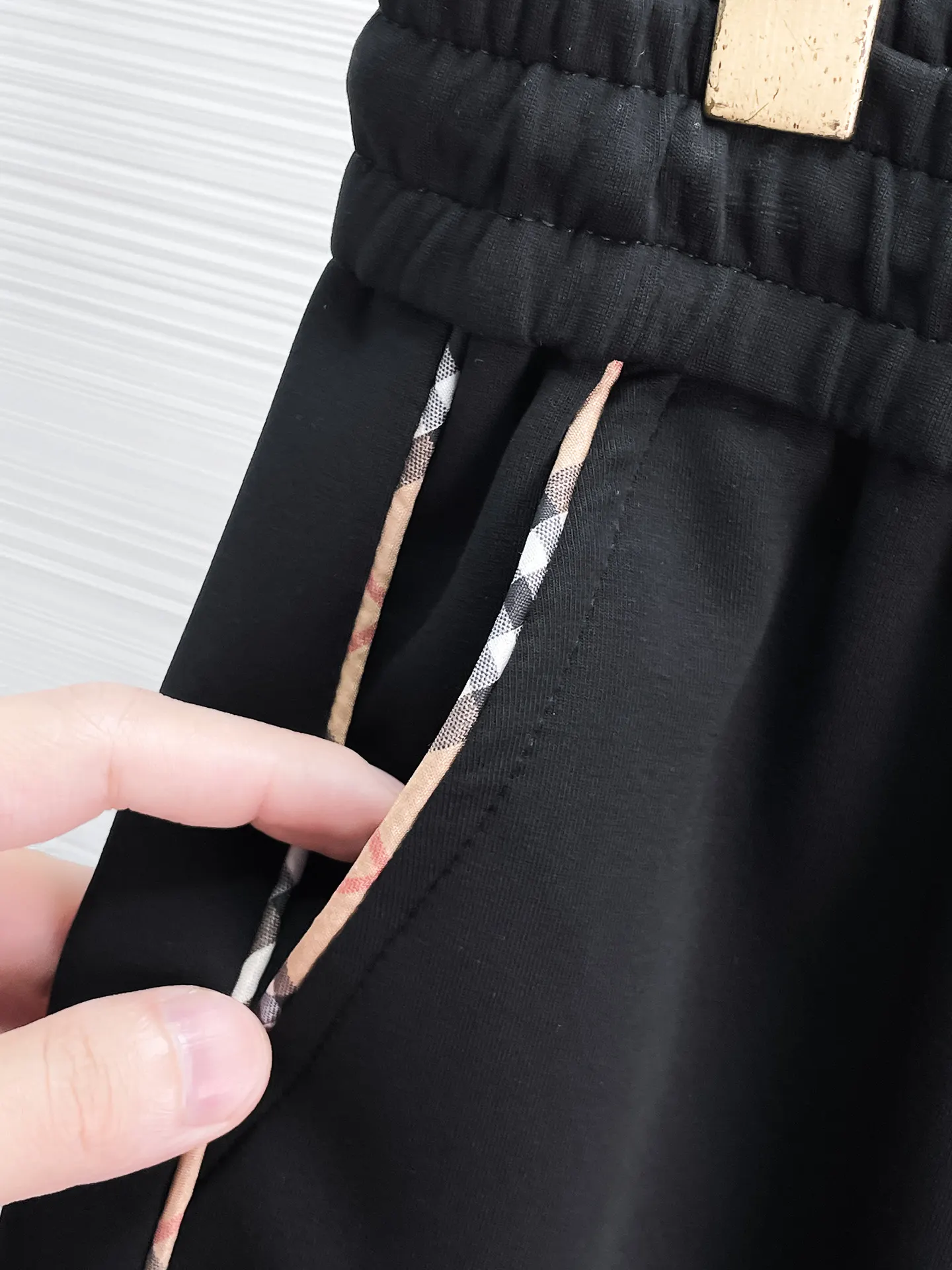 Logo-Embroidered Check-Trim Sweatpants D28014413 — view 7