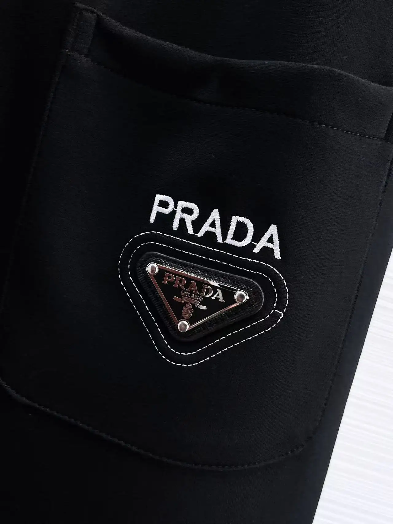 Logo-Appliquéd Tapered Sweatpants D28014415 — view 5