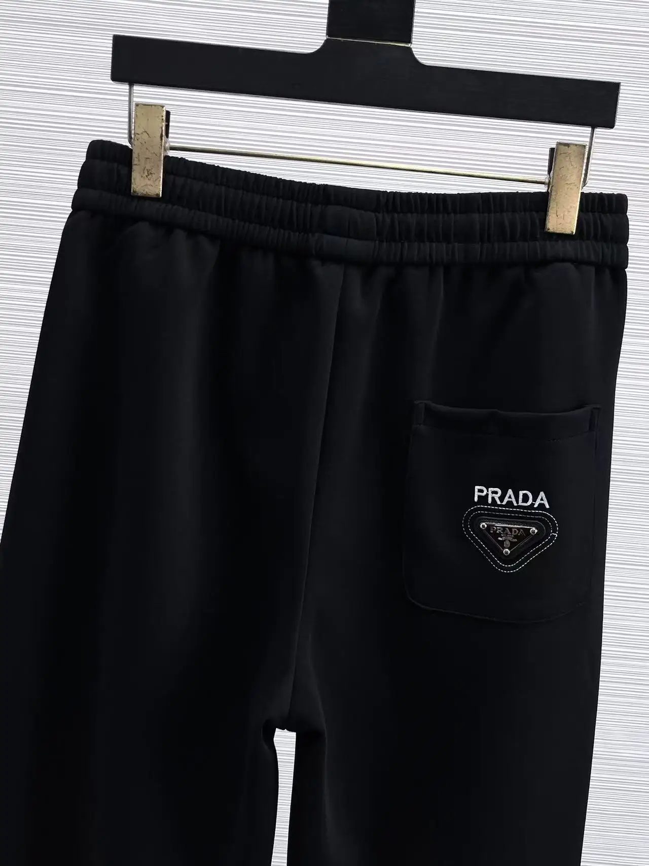 Logo-Appliquéd Tapered Sweatpants D28014415 — view 6