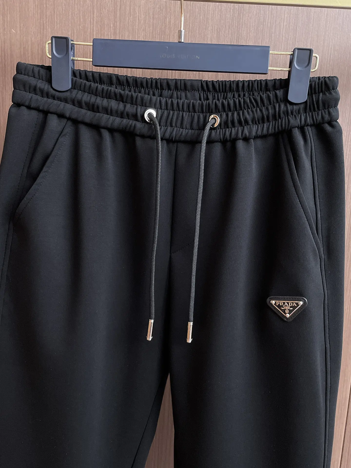 Logo-Appliquéd Tapered Sweatpants D28014410 — view 5