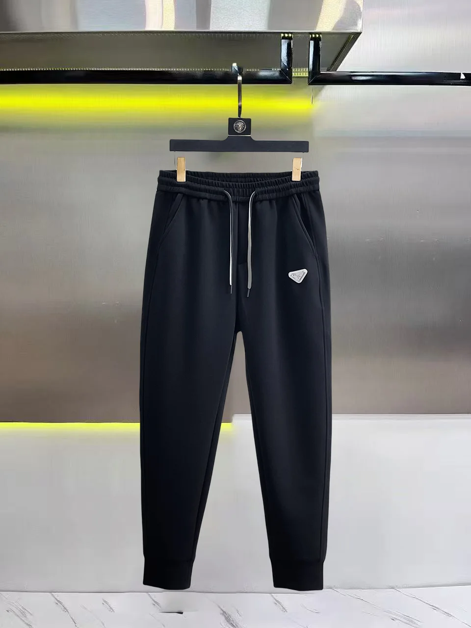Logo-Appliqué Tapered Sweatpants D28014423