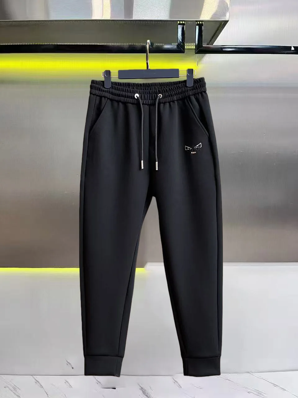 Logo-Embroidered Tapered Sweatpants D28014411