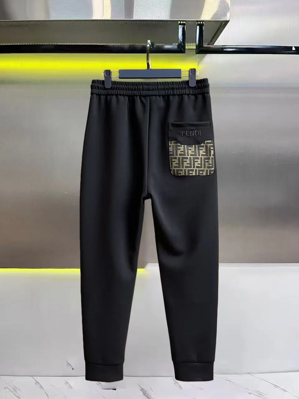 Logo-Embroidered Tapered Sweatpants D28014411 — view 2