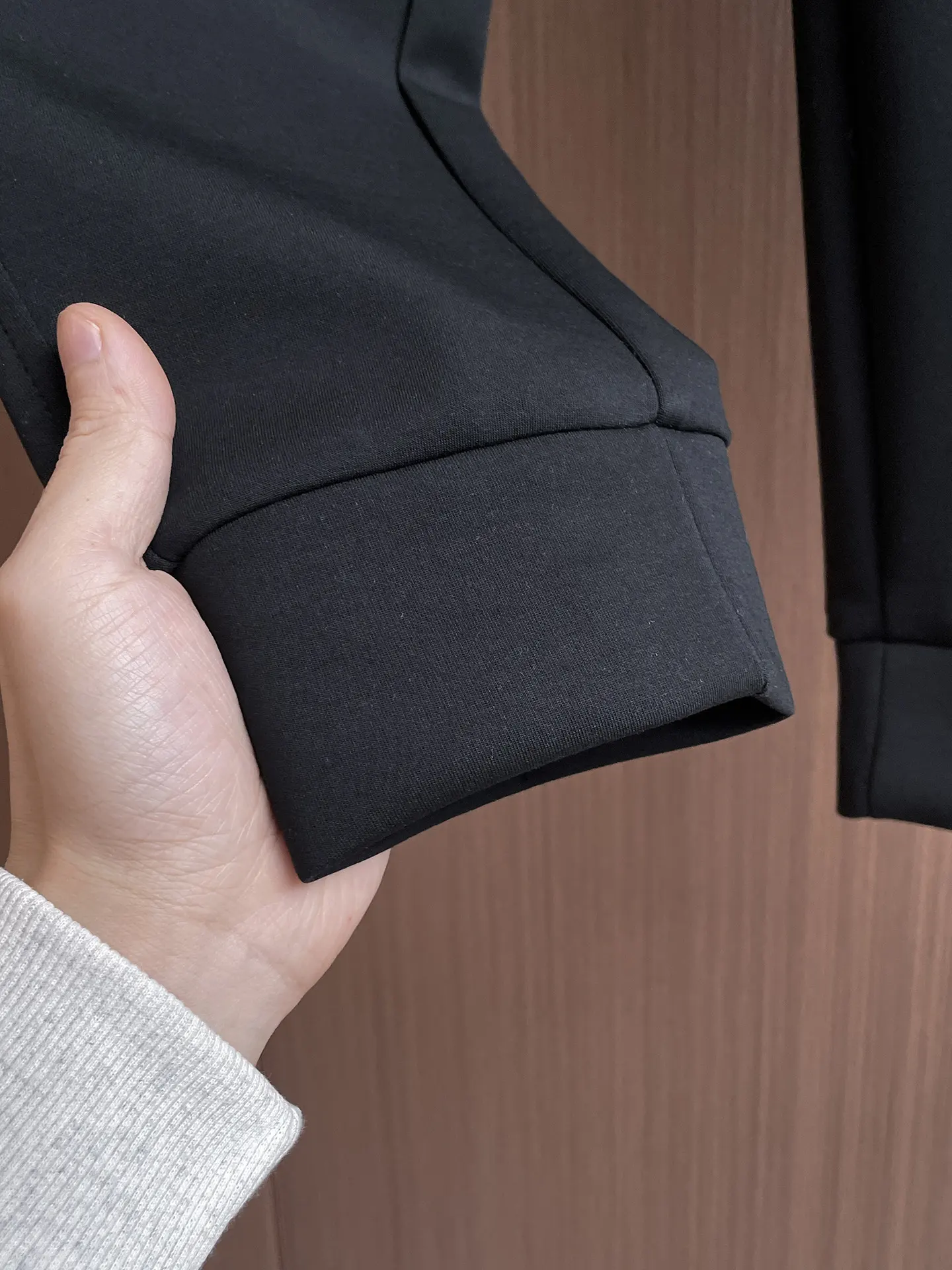 Logo-Embroidered Tapered Sweatpants D28014411 — view 9