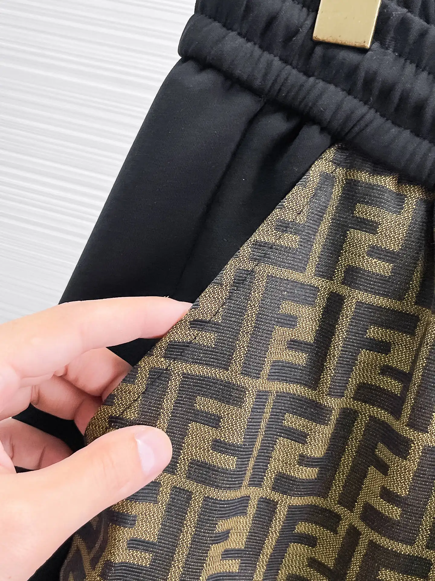 Logo-Panelled Tapered Sweatpants D28014419 — view 5